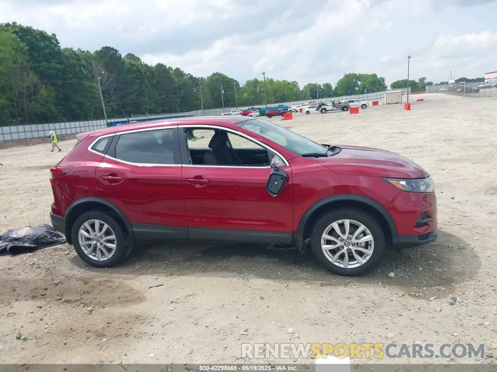 13 Photograph of a damaged car JN1BJ1AV5MW318188 NISSAN ROGUE SPORT 2021
