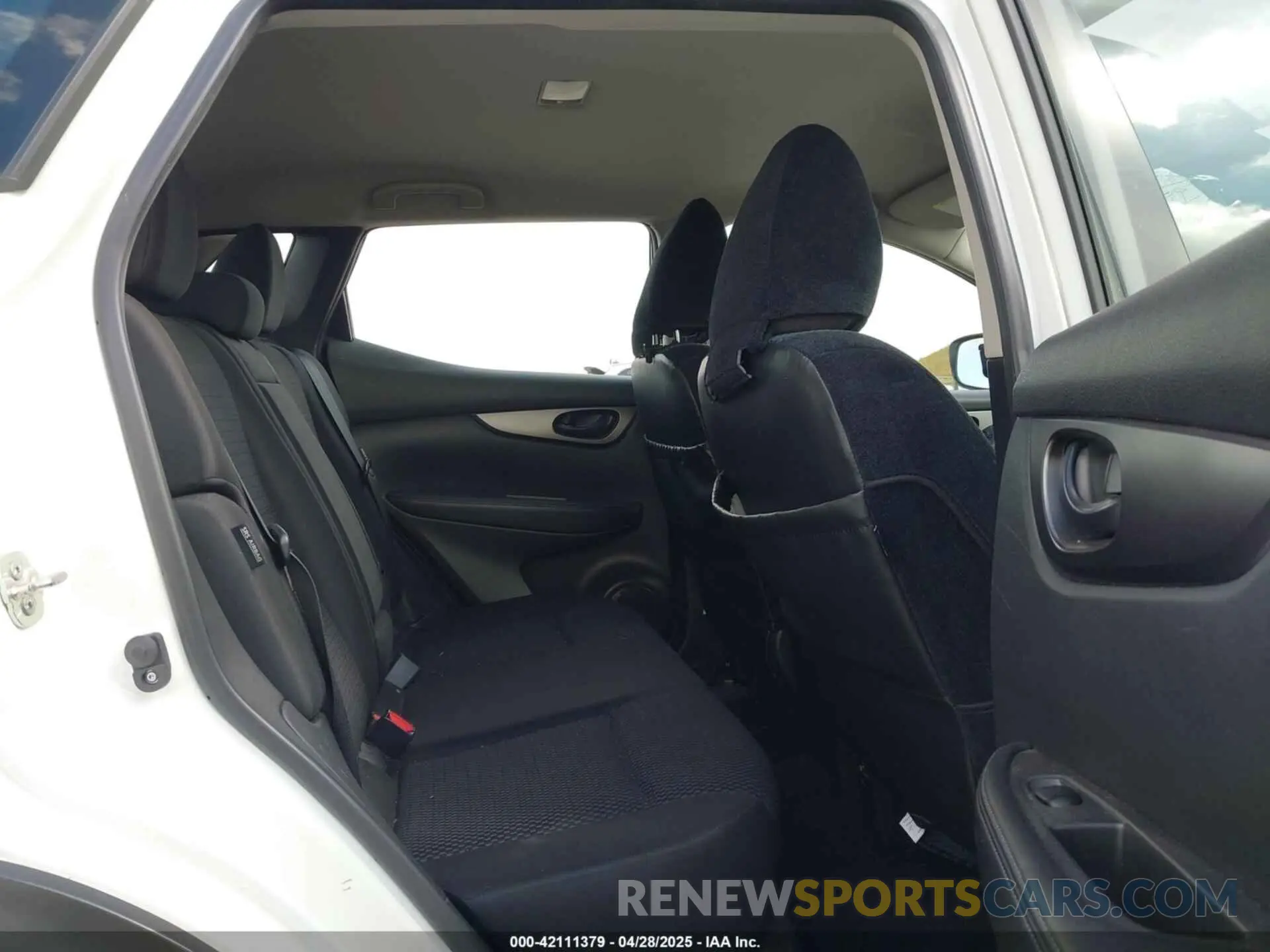 8 Photograph of a damaged car JN1BJ1AW2MW425613 NISSAN ROGUE SPORT 2021