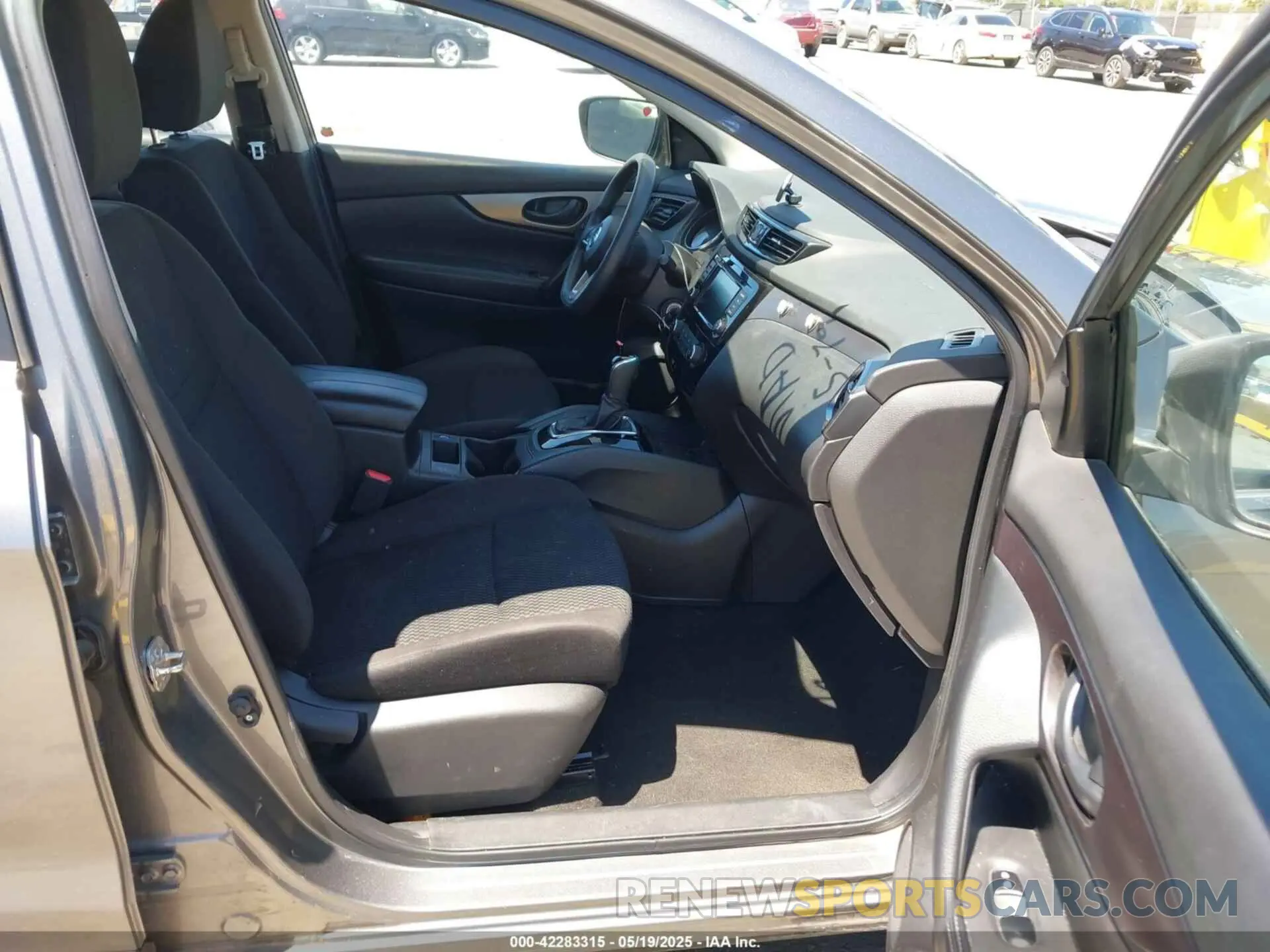 5 Photograph of a damaged car JN1BJ1AW5MW660443 NISSAN ROGUE SPORT 2021