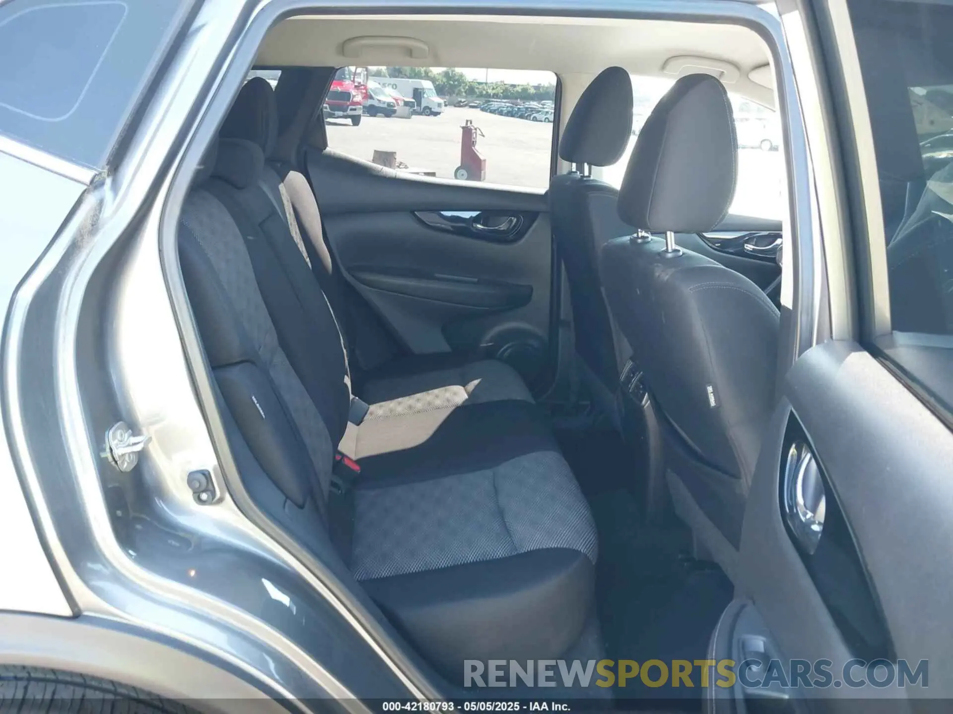 8 Photograph of a damaged car JN1BJ1BV4MW571114 NISSAN ROGUE SPORT 2021