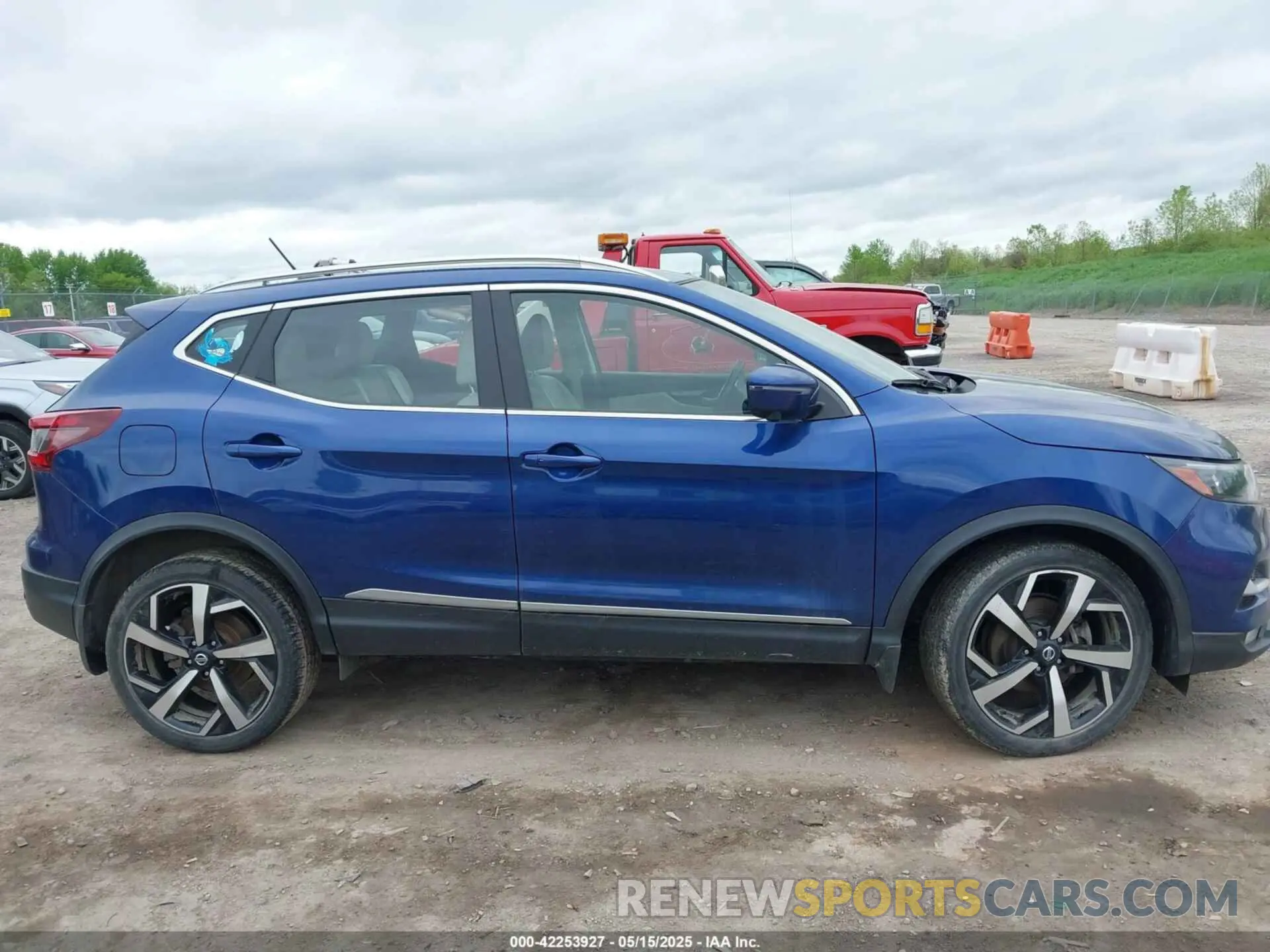 13 Photograph of a damaged car JN1BJ1CW3MW424600 NISSAN ROGUE SPORT 2021