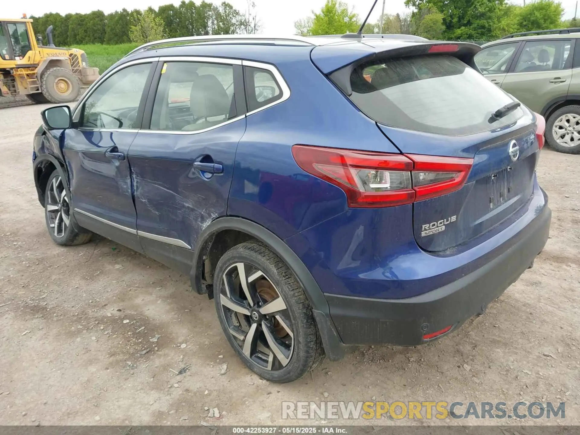 3 Photograph of a damaged car JN1BJ1CW3MW424600 NISSAN ROGUE SPORT 2021