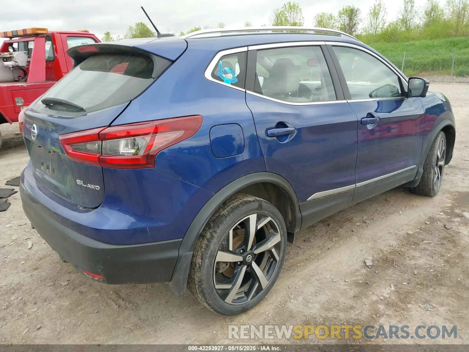 4 Photograph of a damaged car JN1BJ1CW3MW424600 NISSAN ROGUE SPORT 2021