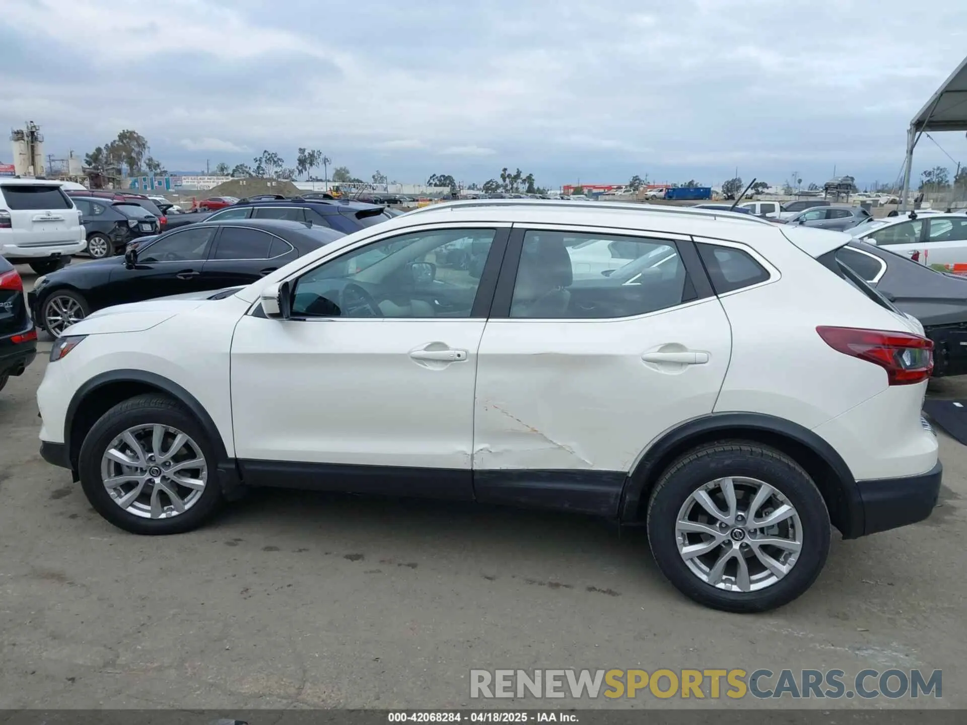 14 Photograph of a damaged car JN1BJ1BV8NW344798 NISSAN ROGUE SPORT 2022