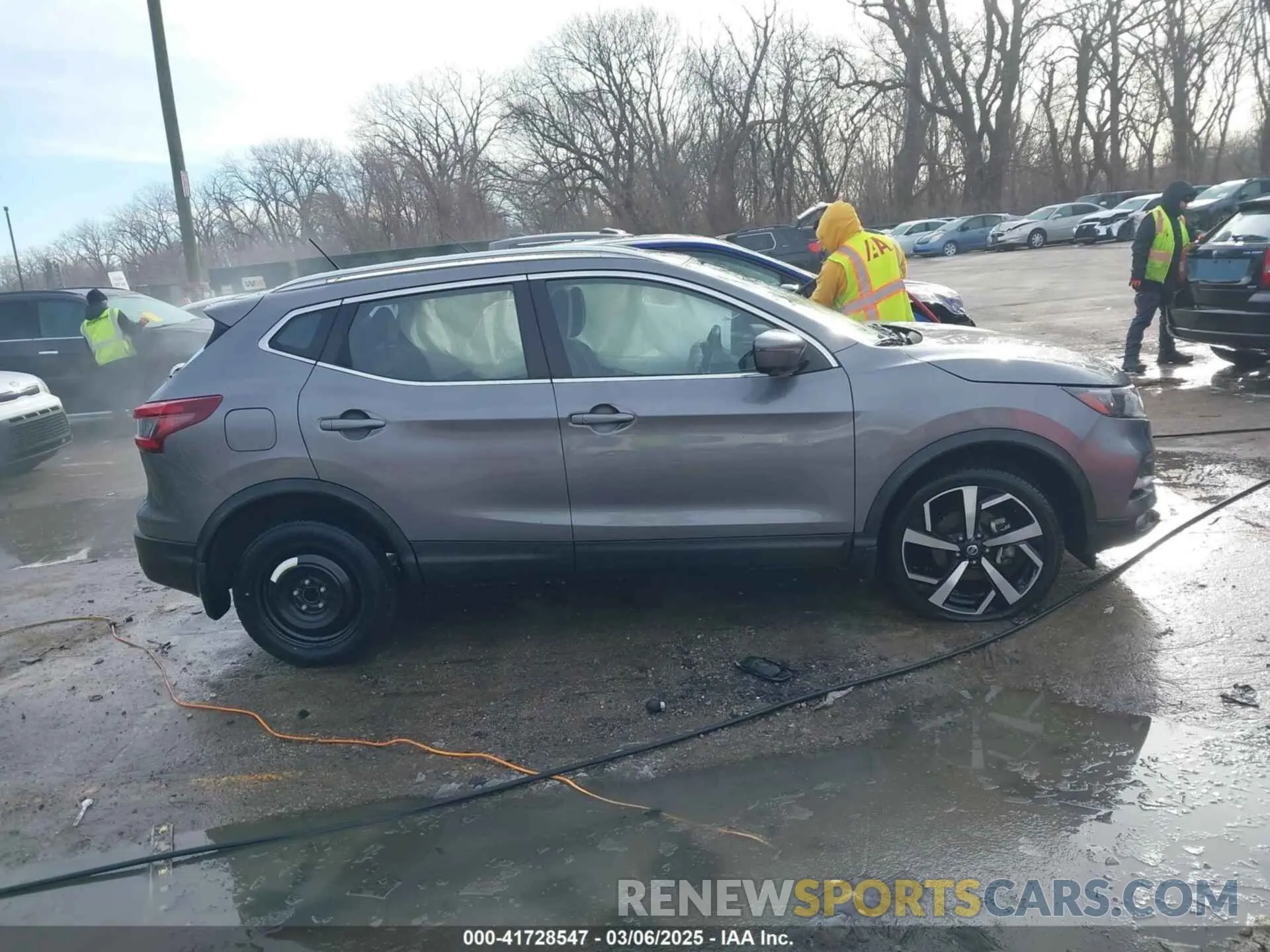 13 Photograph of a damaged car JN1BJ1CV7NW349294 NISSAN ROGUE SPORT 2022