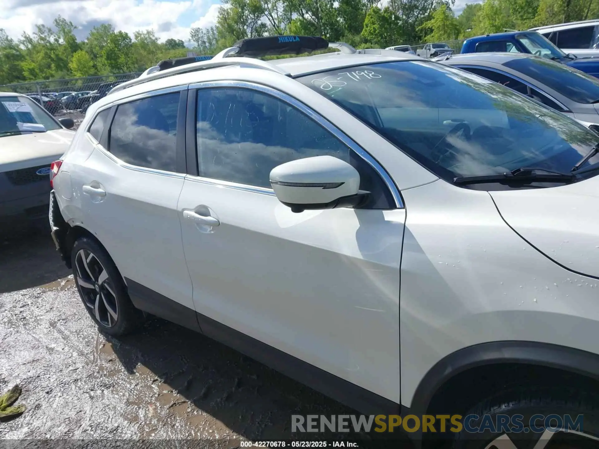 13 Photograph of a damaged car JN1BJ1CW0NW493553 NISSAN ROGUE SPORT 2022