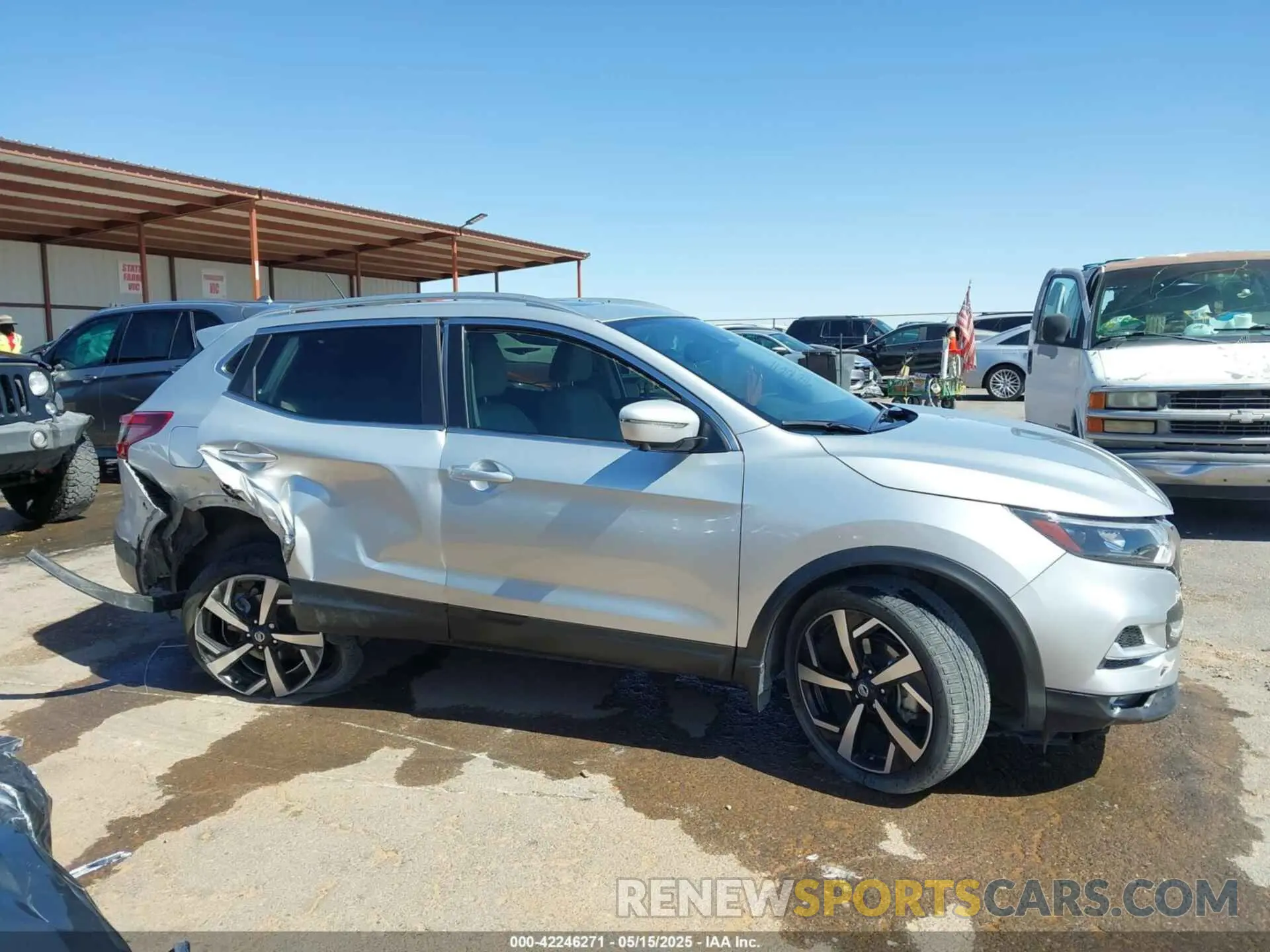 13 Photograph of a damaged car JN1BJ1CW4NW486511 NISSAN ROGUE SPORT 2022