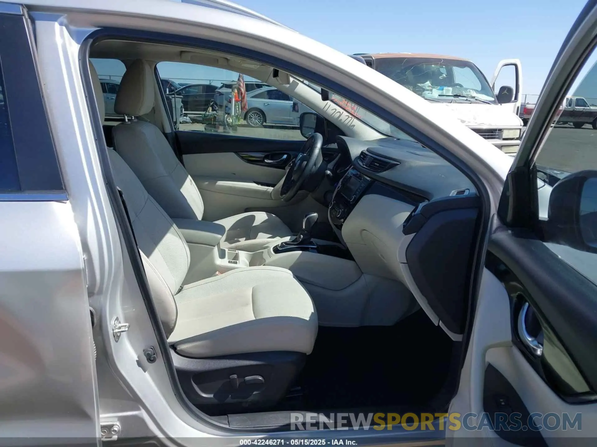 5 Photograph of a damaged car JN1BJ1CW4NW486511 NISSAN ROGUE SPORT 2022