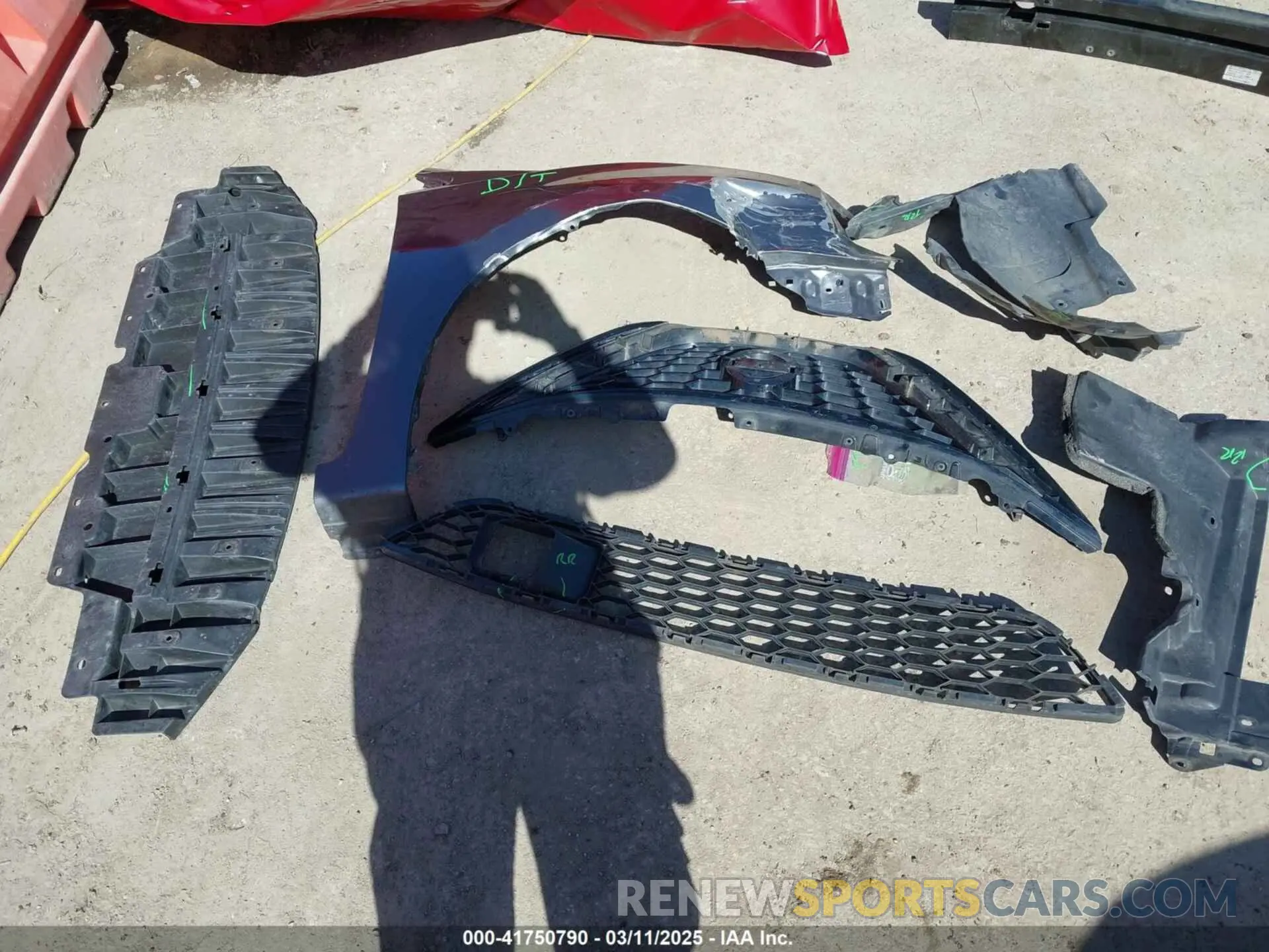 18 Photograph of a damaged car 3N1AB7AP0KL626675 NISSAN SENTRA 2019