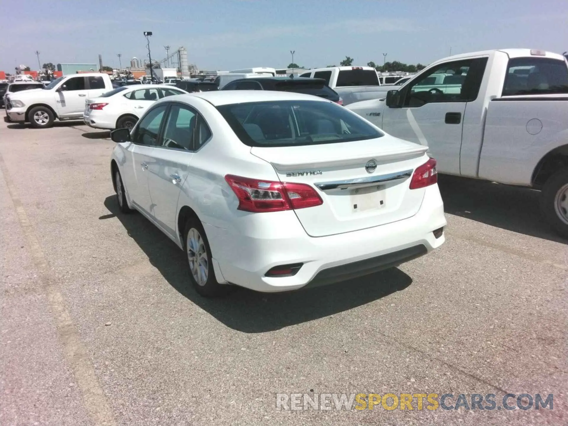 10 Photograph of a damaged car 3N1AB7AP0KY252572 NISSAN SENTRA 2019