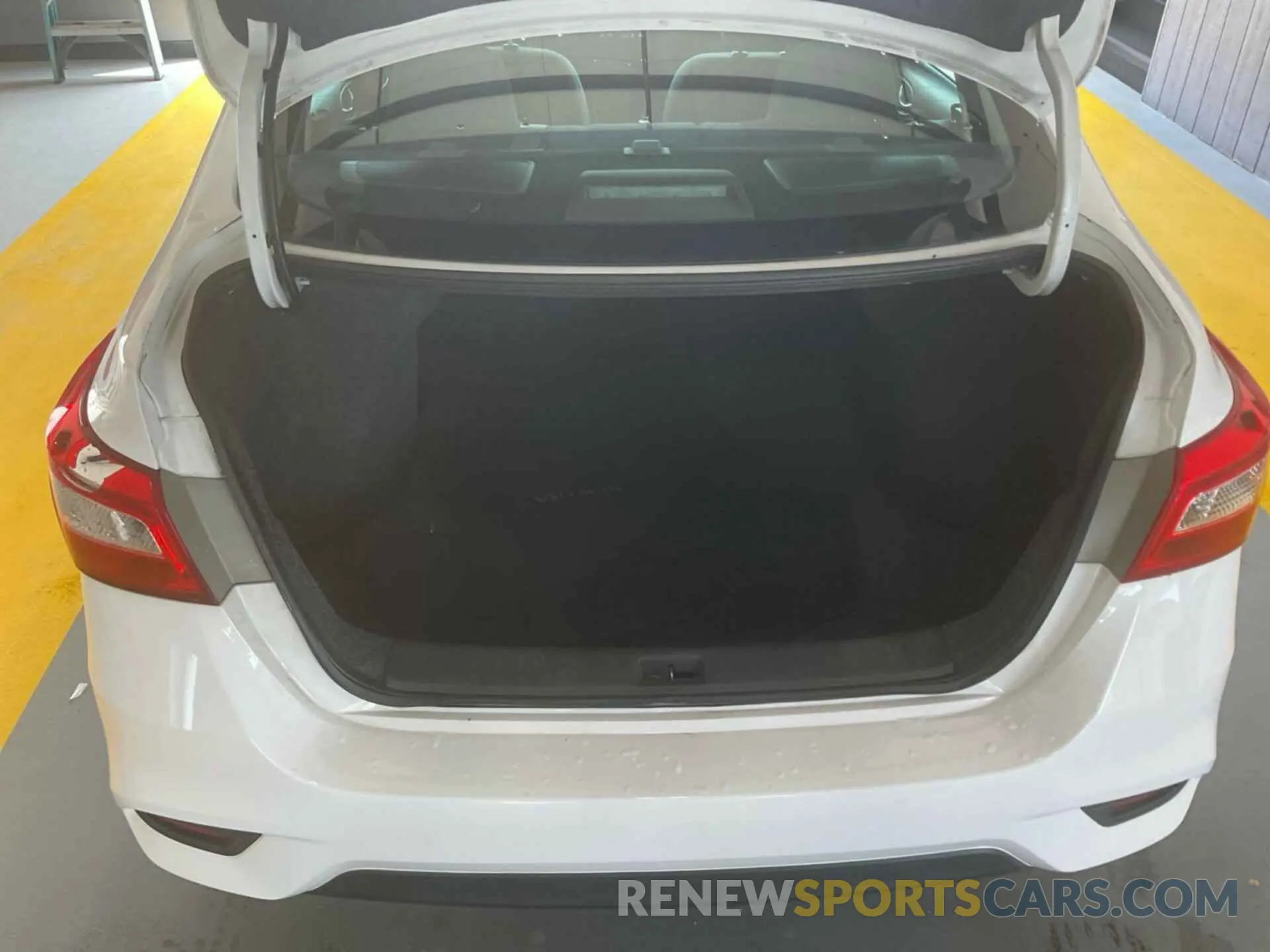 27 Photograph of a damaged car 3N1AB7AP0KY252572 NISSAN SENTRA 2019