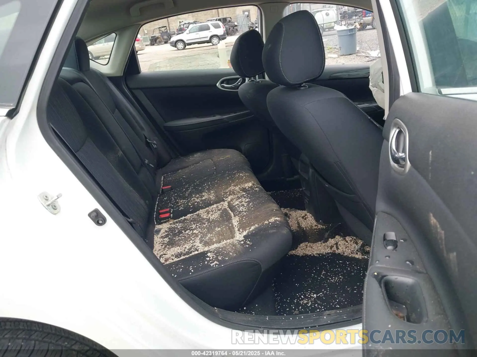 8 Фотография поврежденного автомобиля 3N1AB7AP0KY259361 NISSAN SENTRA 2019