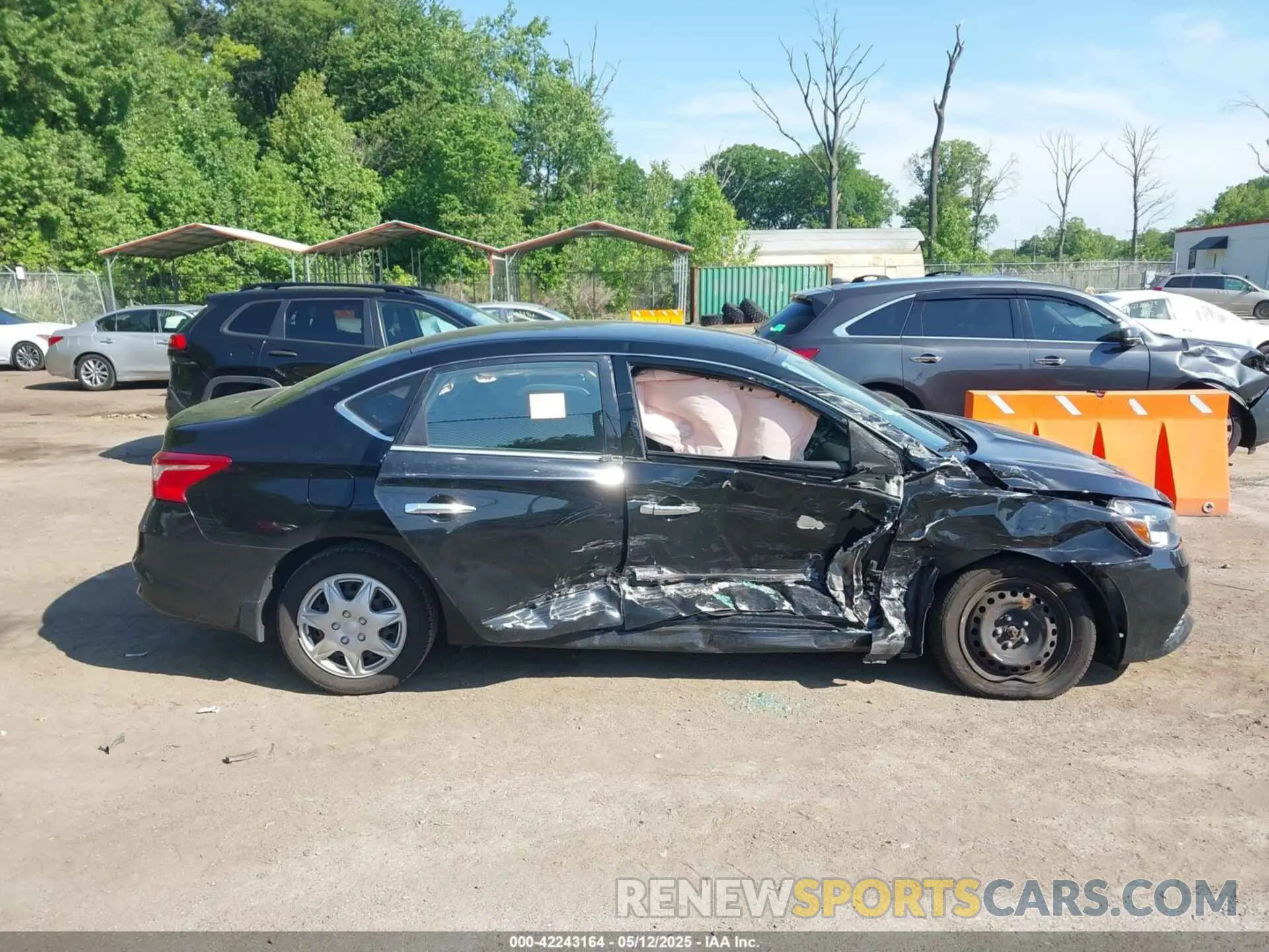 13 Photograph of a damaged car 3N1AB7AP0KY265645 NISSAN SENTRA 2019