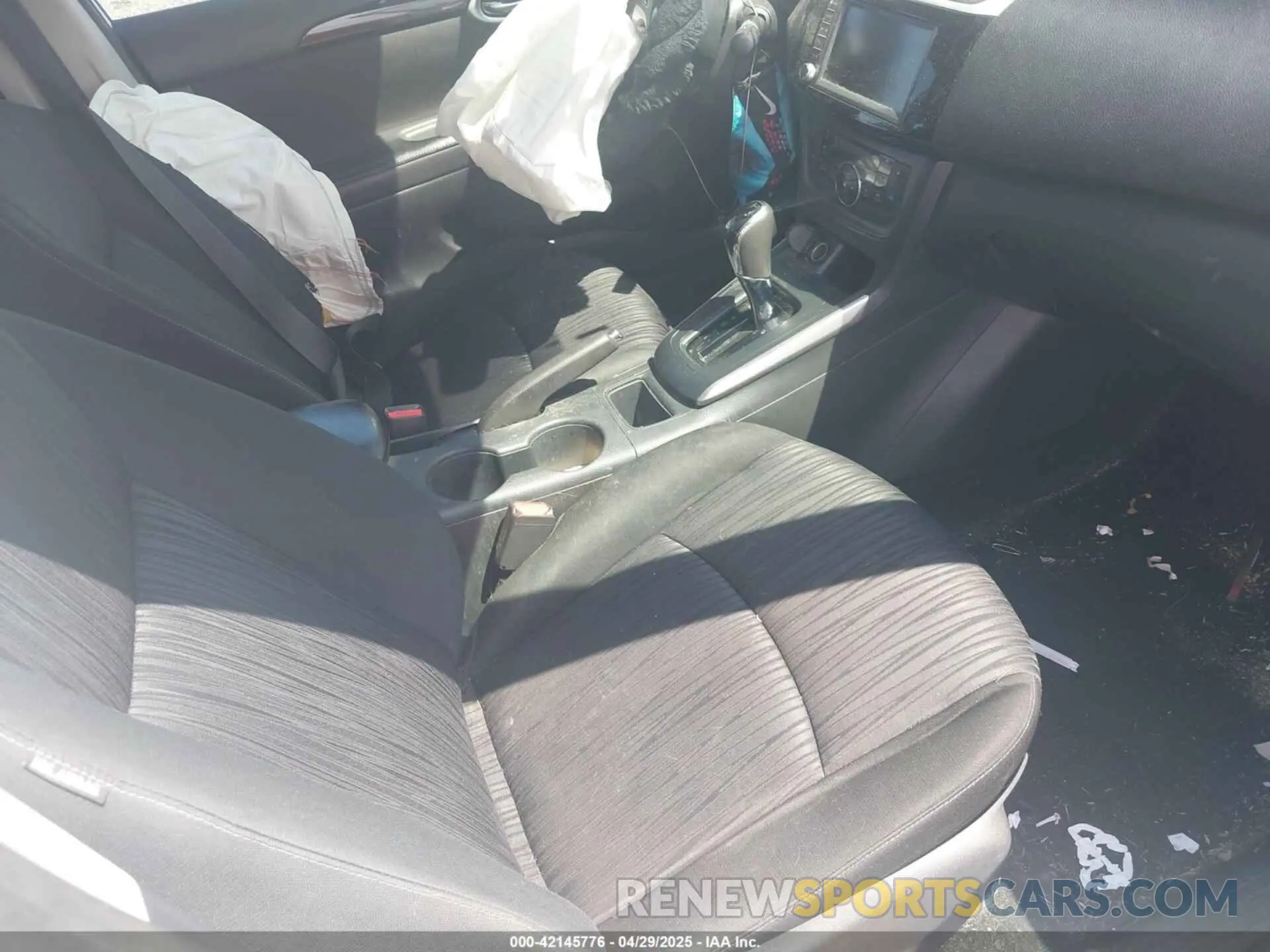 5 Фотография поврежденного автомобиля 3N1AB7AP0KY275656 NISSAN SENTRA 2019