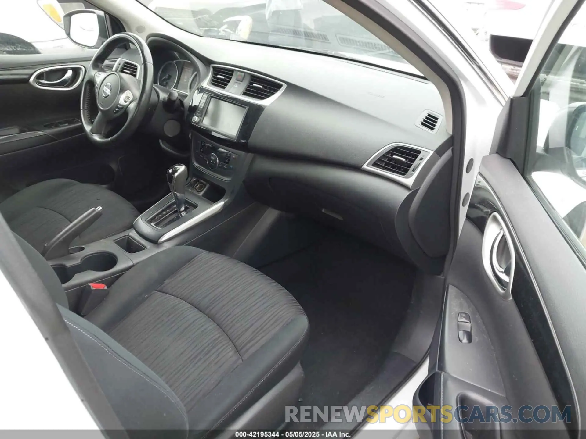 5 Photograph of a damaged car 3N1AB7AP0KY288665 NISSAN SENTRA 2019