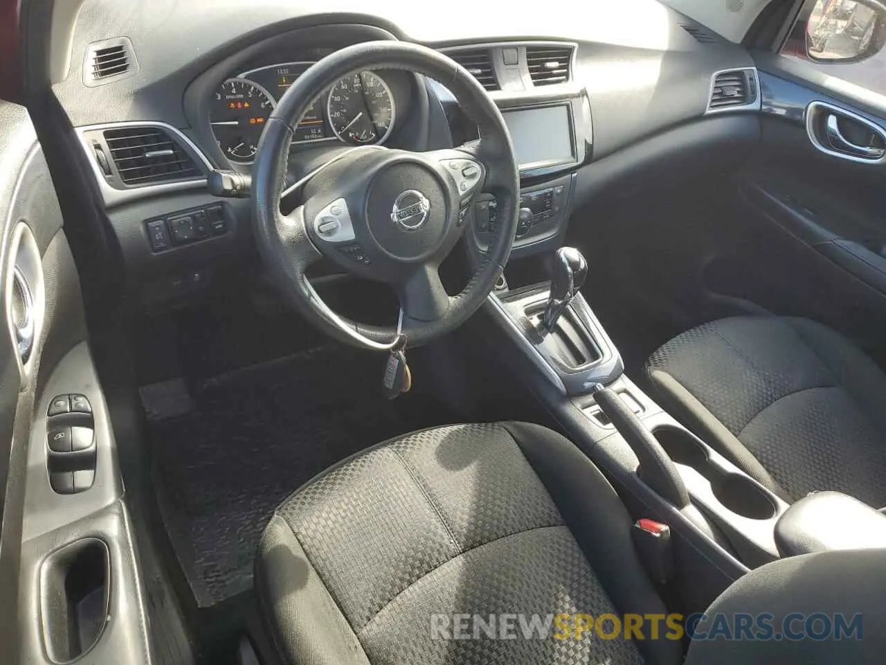 8 Фотография поврежденного автомобиля 3N1AB7AP0KY307506 NISSAN SENTRA 2019
