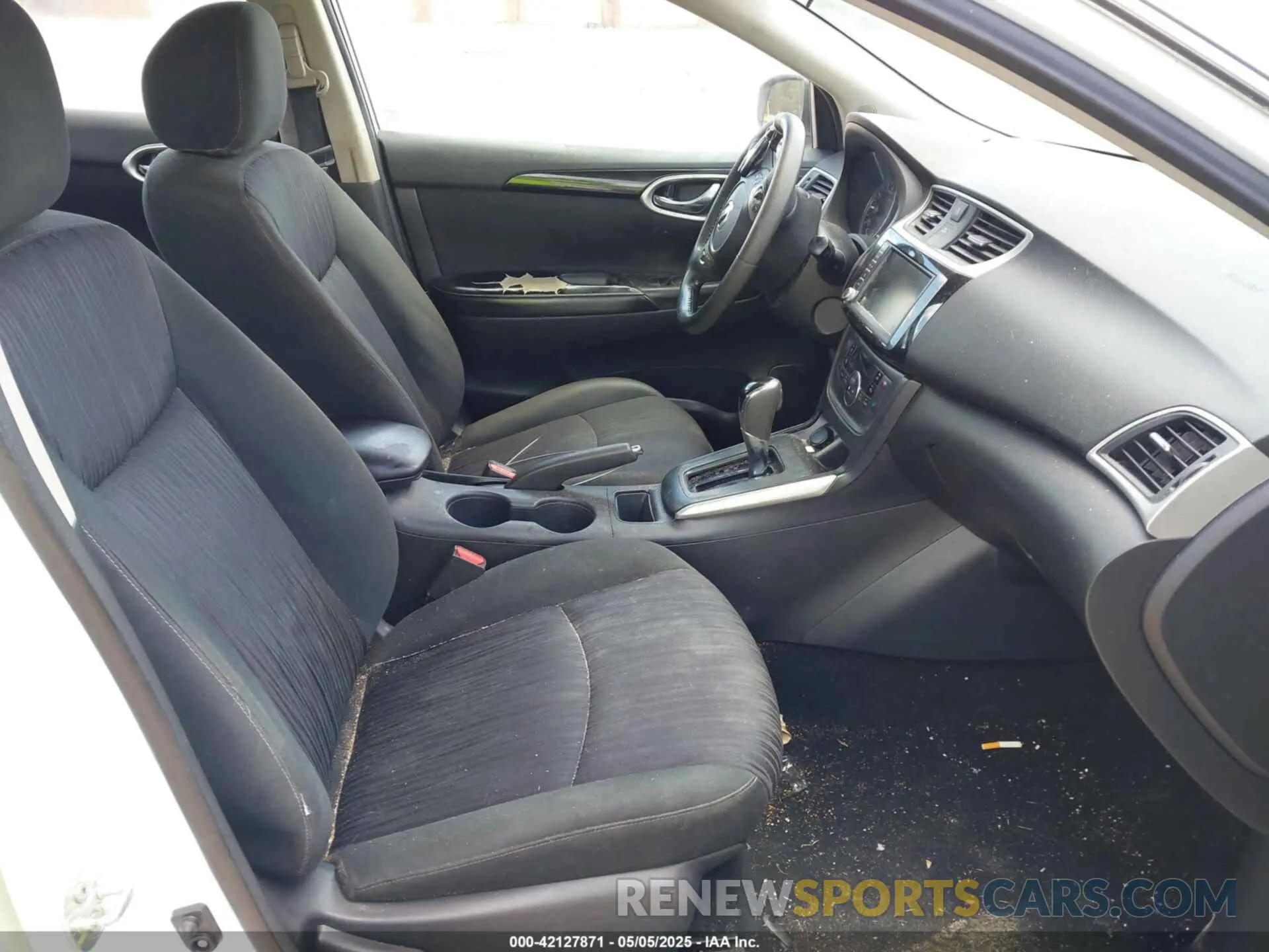 5 Photograph of a damaged car 3N1AB7AP0KY378544 NISSAN SENTRA 2019