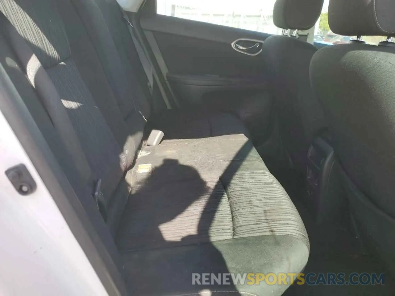 10 Photograph of a damaged car 3N1AB7AP0KY425801 NISSAN SENTRA 2019