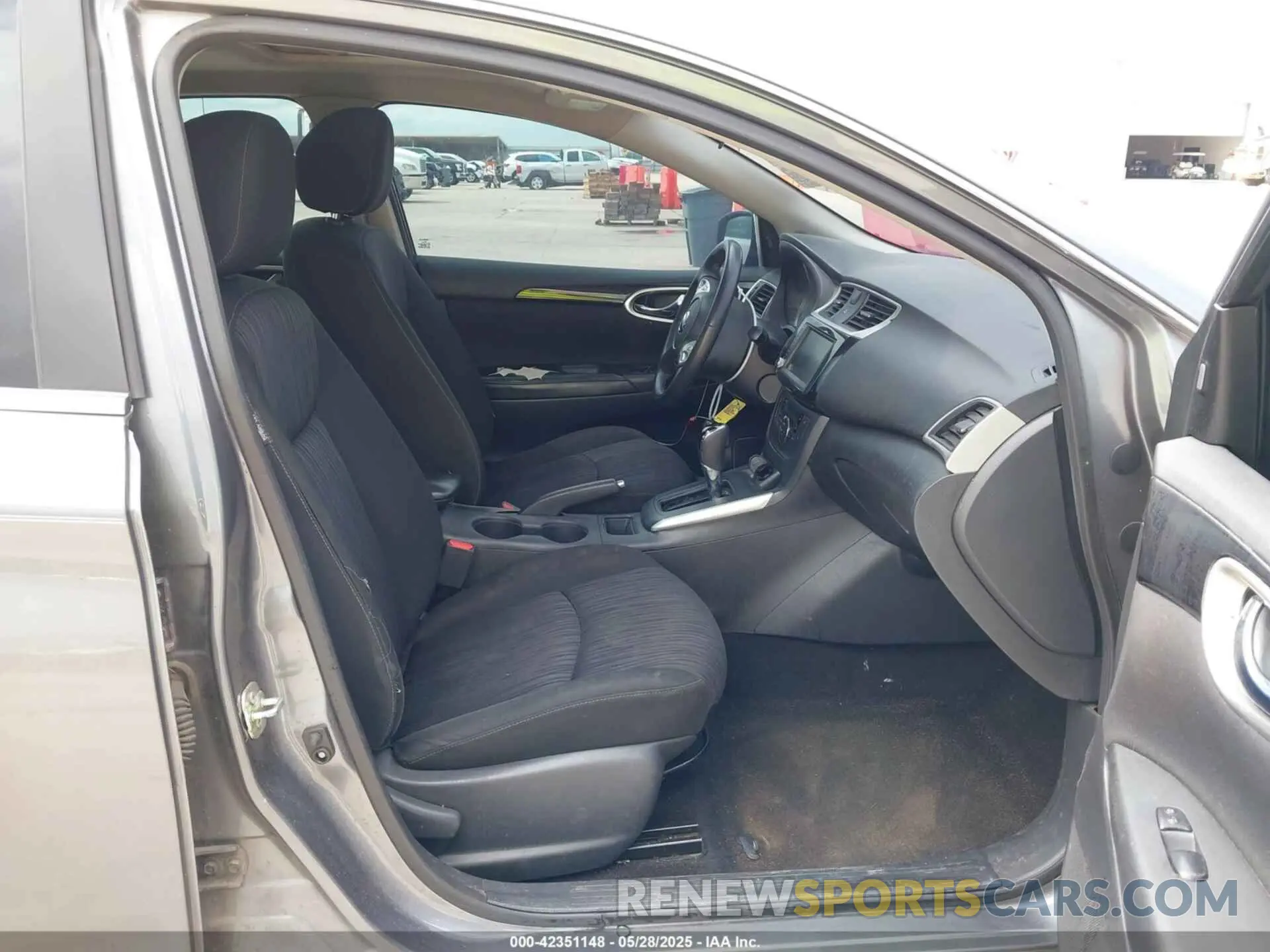 5 Photograph of a damaged car 3N1AB7AP0KY453369 NISSAN SENTRA 2019