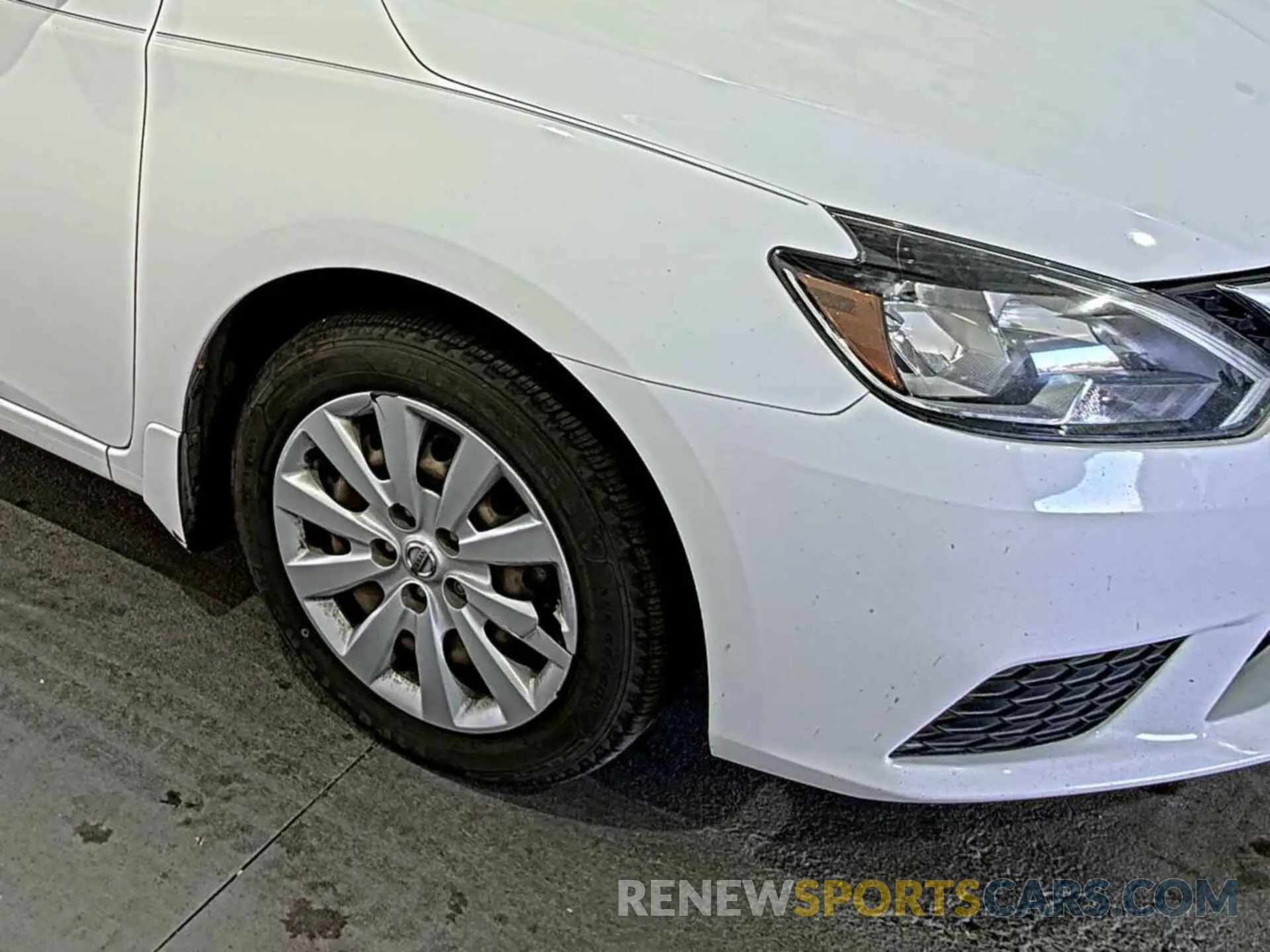19 Photograph of a damaged car 3N1AB7AP1KY206782 NISSAN SENTRA 2019