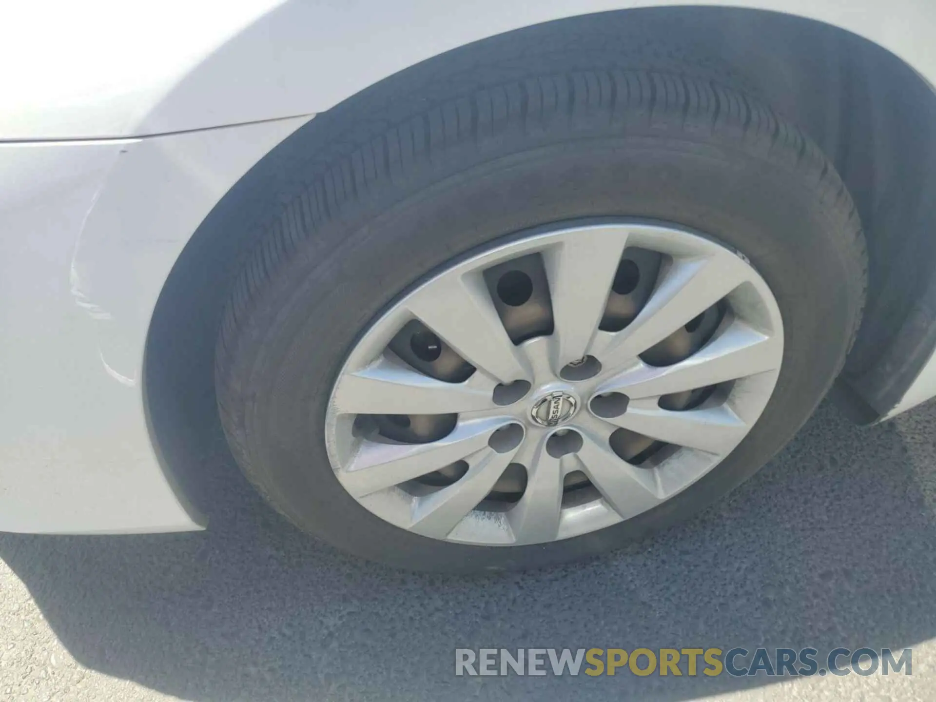 25 Photograph of a damaged car 3N1AB7AP1KY206782 NISSAN SENTRA 2019