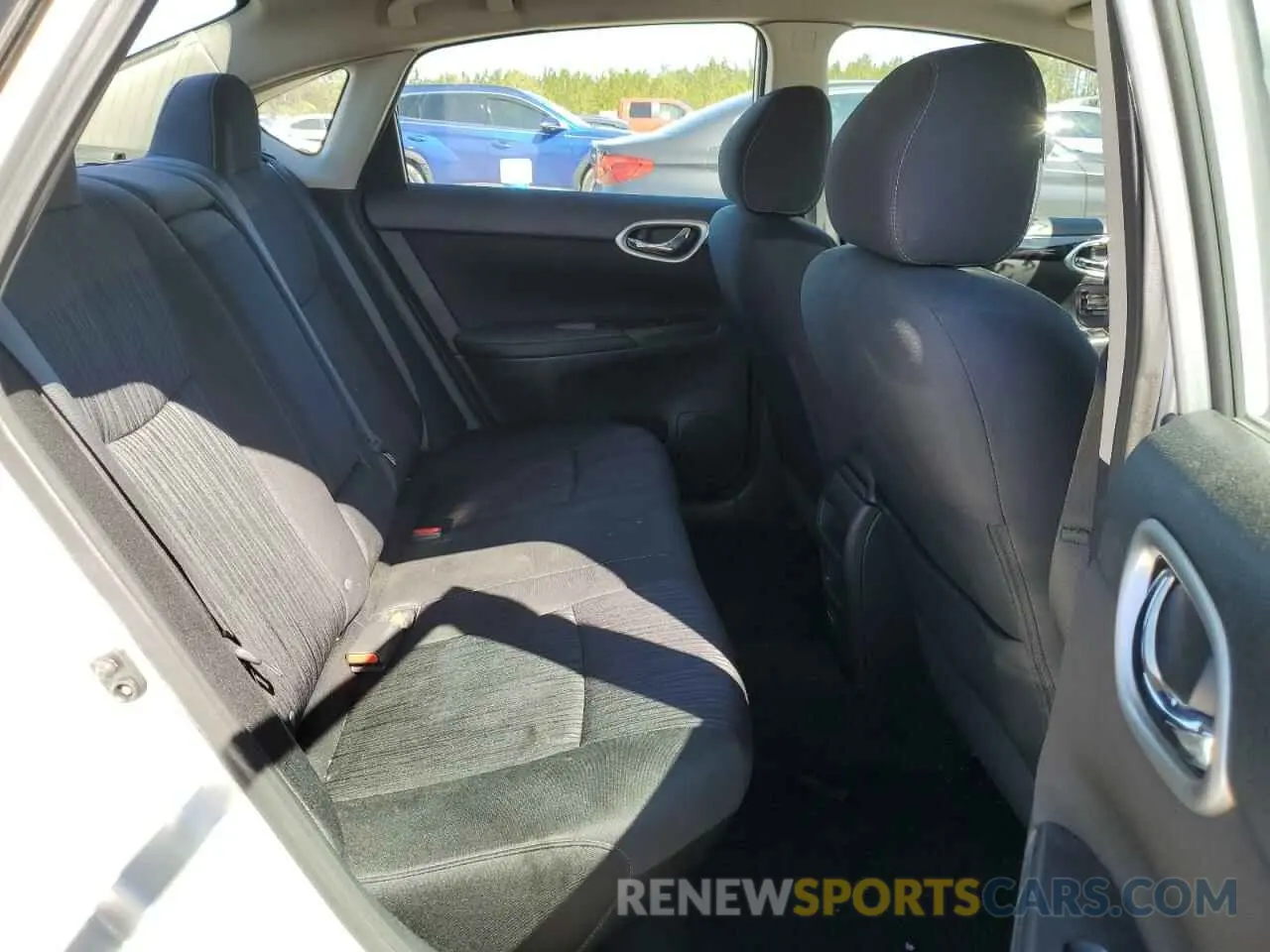 10 Photograph of a damaged car 3N1AB7AP1KY235201 NISSAN SENTRA 2019