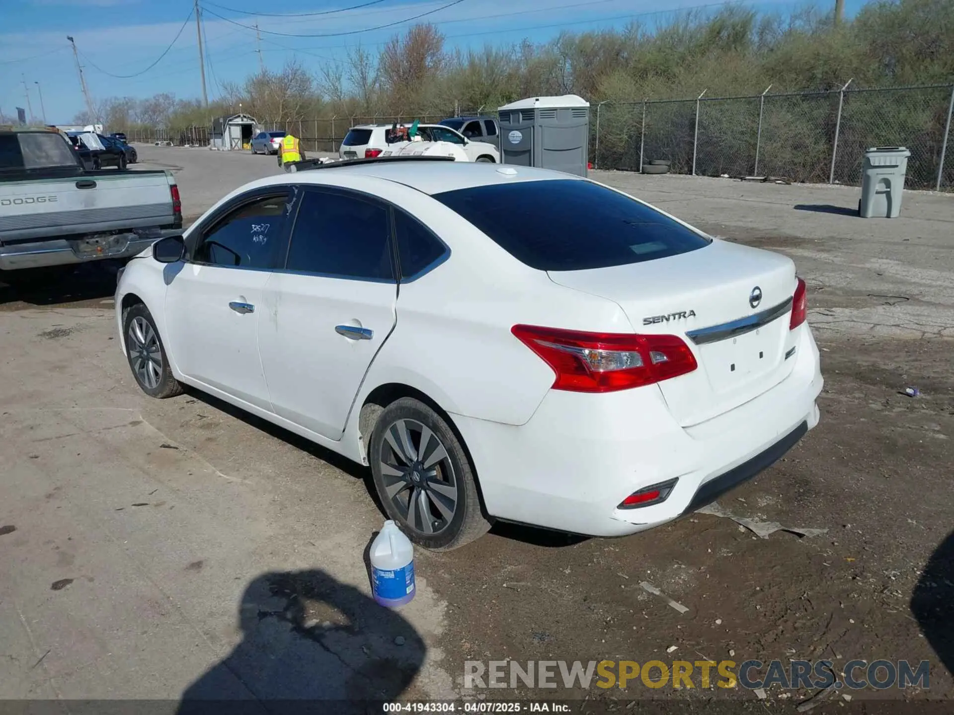 3 Фотография поврежденного автомобиля 3N1AB7AP1KY325707 NISSAN SENTRA 2019