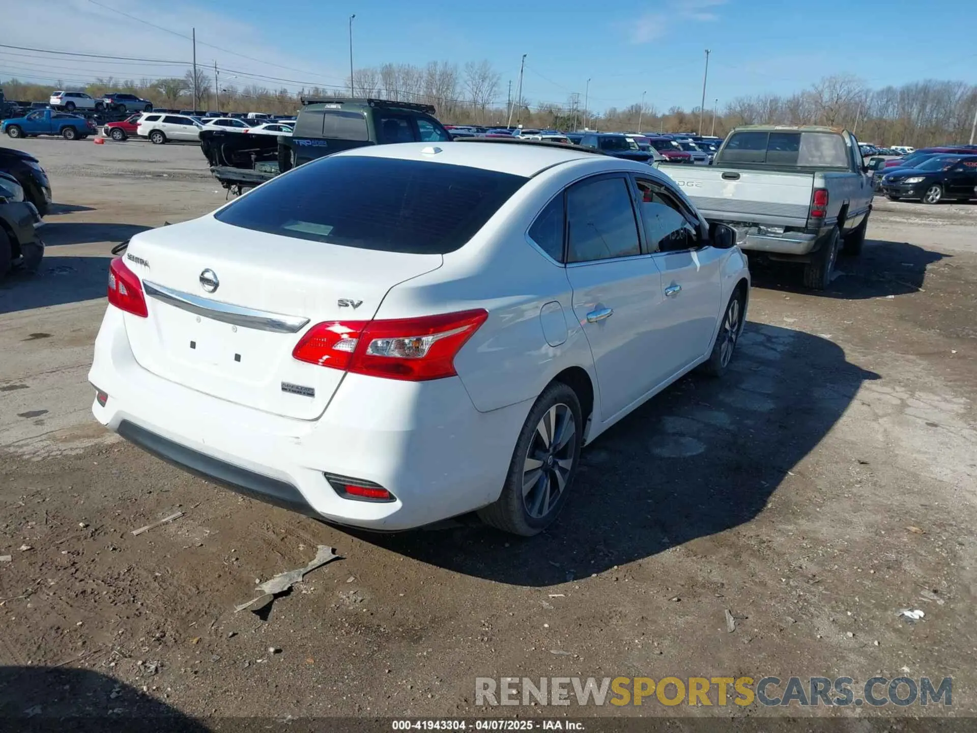 4 Фотография поврежденного автомобиля 3N1AB7AP1KY325707 NISSAN SENTRA 2019