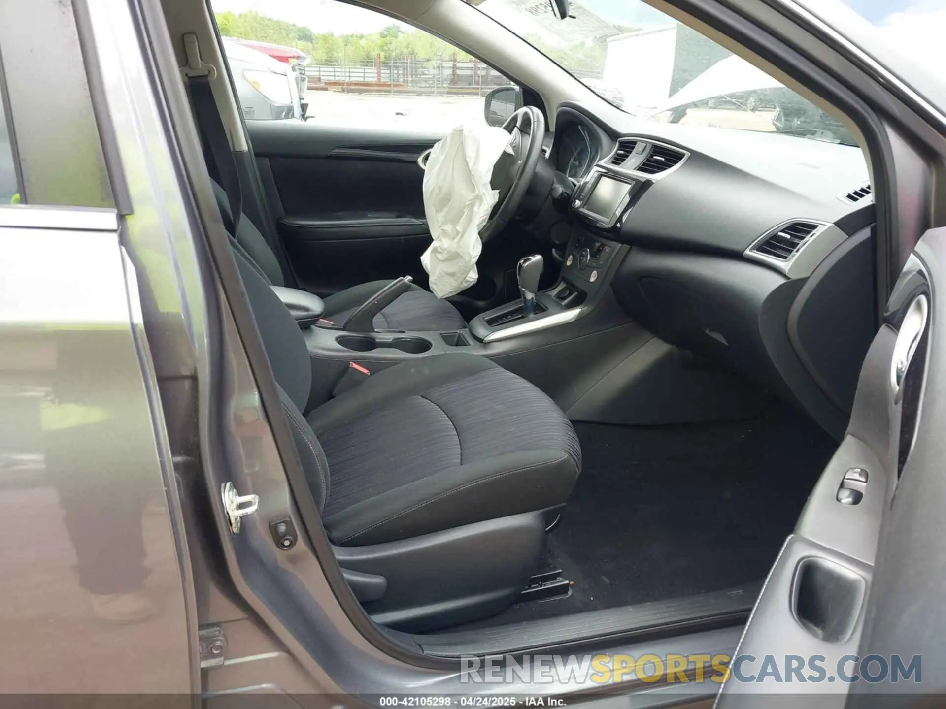 5 Фотография поврежденного автомобиля 3N1AB7AP1KY339946 NISSAN SENTRA 2019