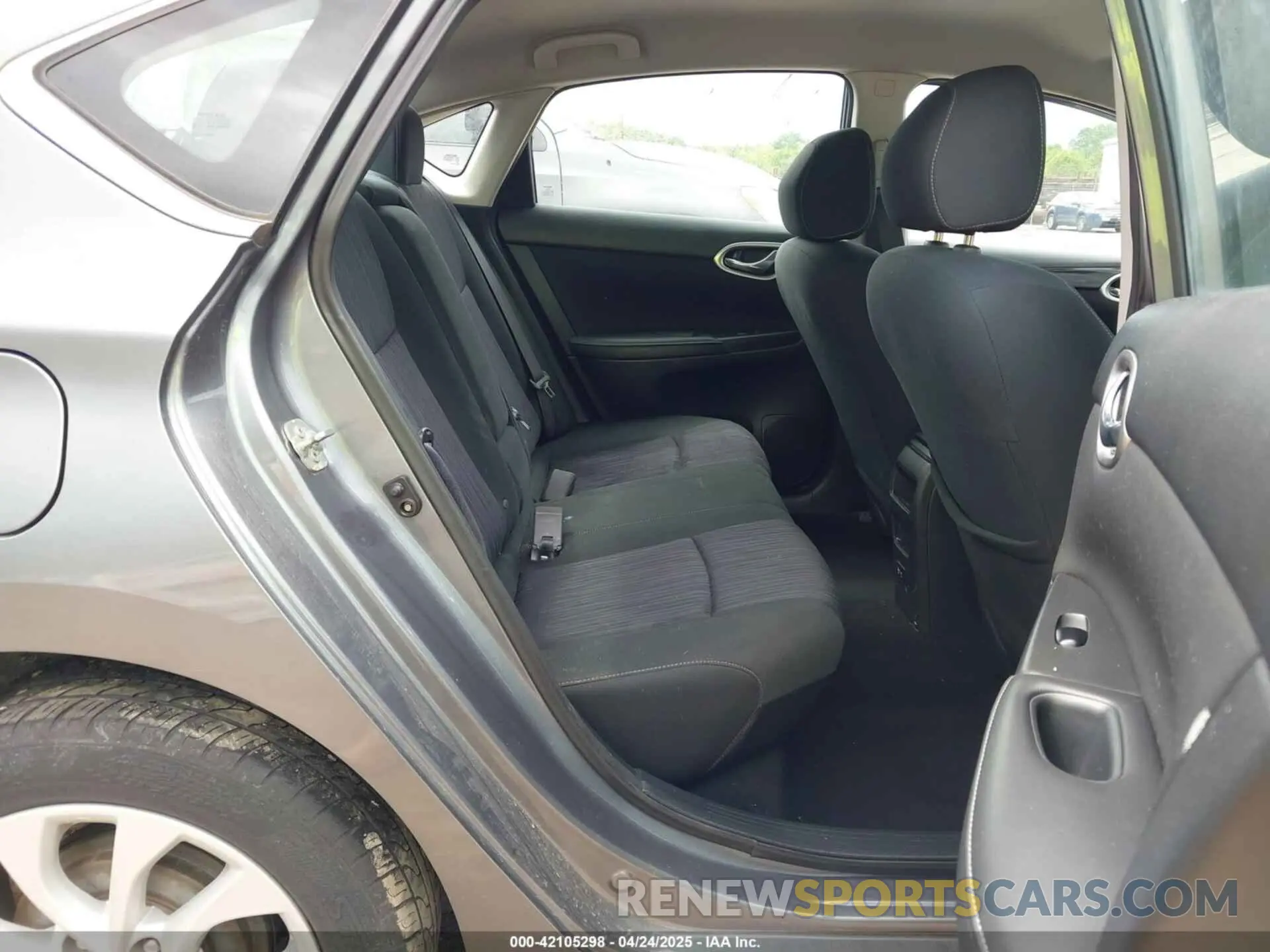 8 Фотография поврежденного автомобиля 3N1AB7AP1KY339946 NISSAN SENTRA 2019