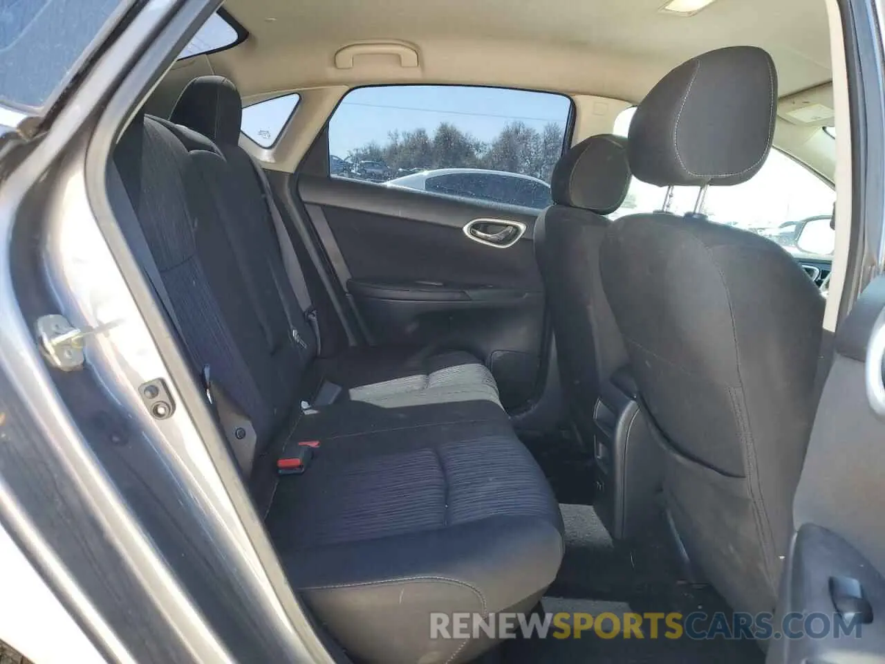 10 Photograph of a damaged car 3N1AB7AP1KY355225 NISSAN SENTRA 2019
