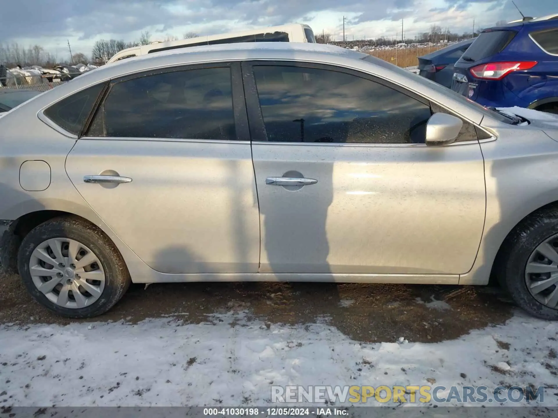 13 Фотография поврежденного автомобиля 3N1AB7AP1KY372526 NISSAN SENTRA 2019