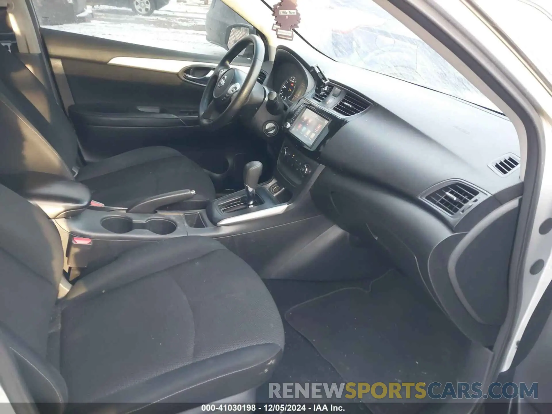 5 Фотография поврежденного автомобиля 3N1AB7AP1KY372526 NISSAN SENTRA 2019