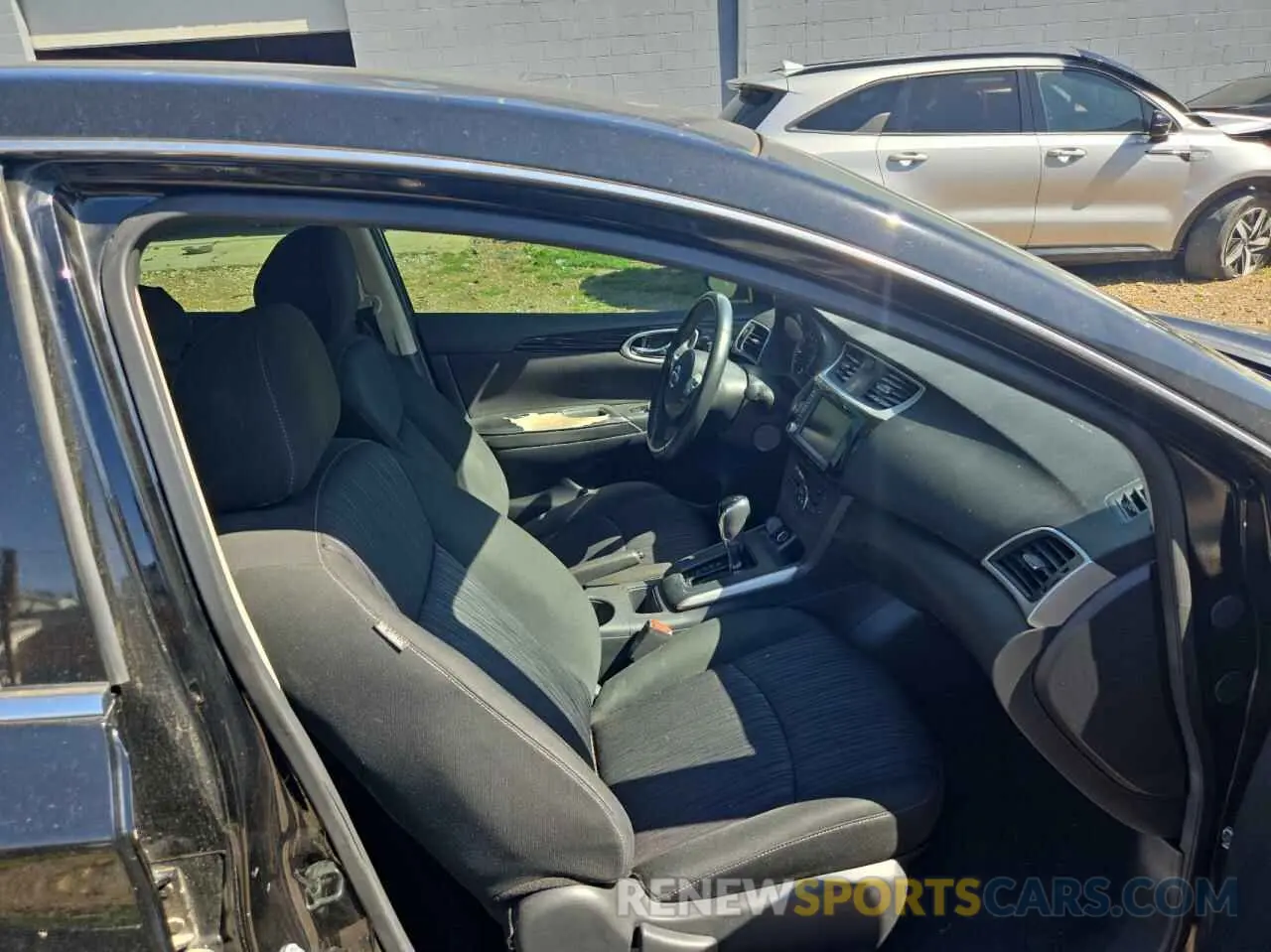 5 Photograph of a damaged car 3N1AB7AP1KY398334 NISSAN SENTRA 2019