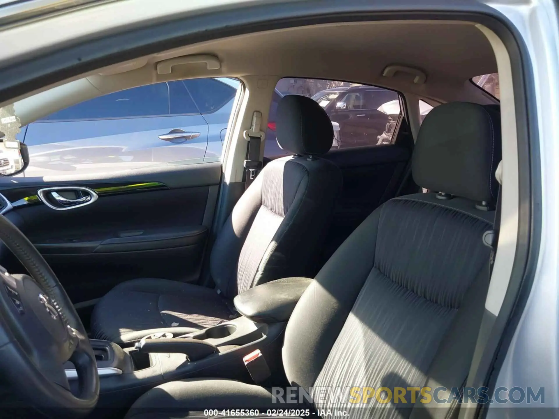 21 Photograph of a damaged car 3N1AB7AP2KL605312 NISSAN SENTRA 2019