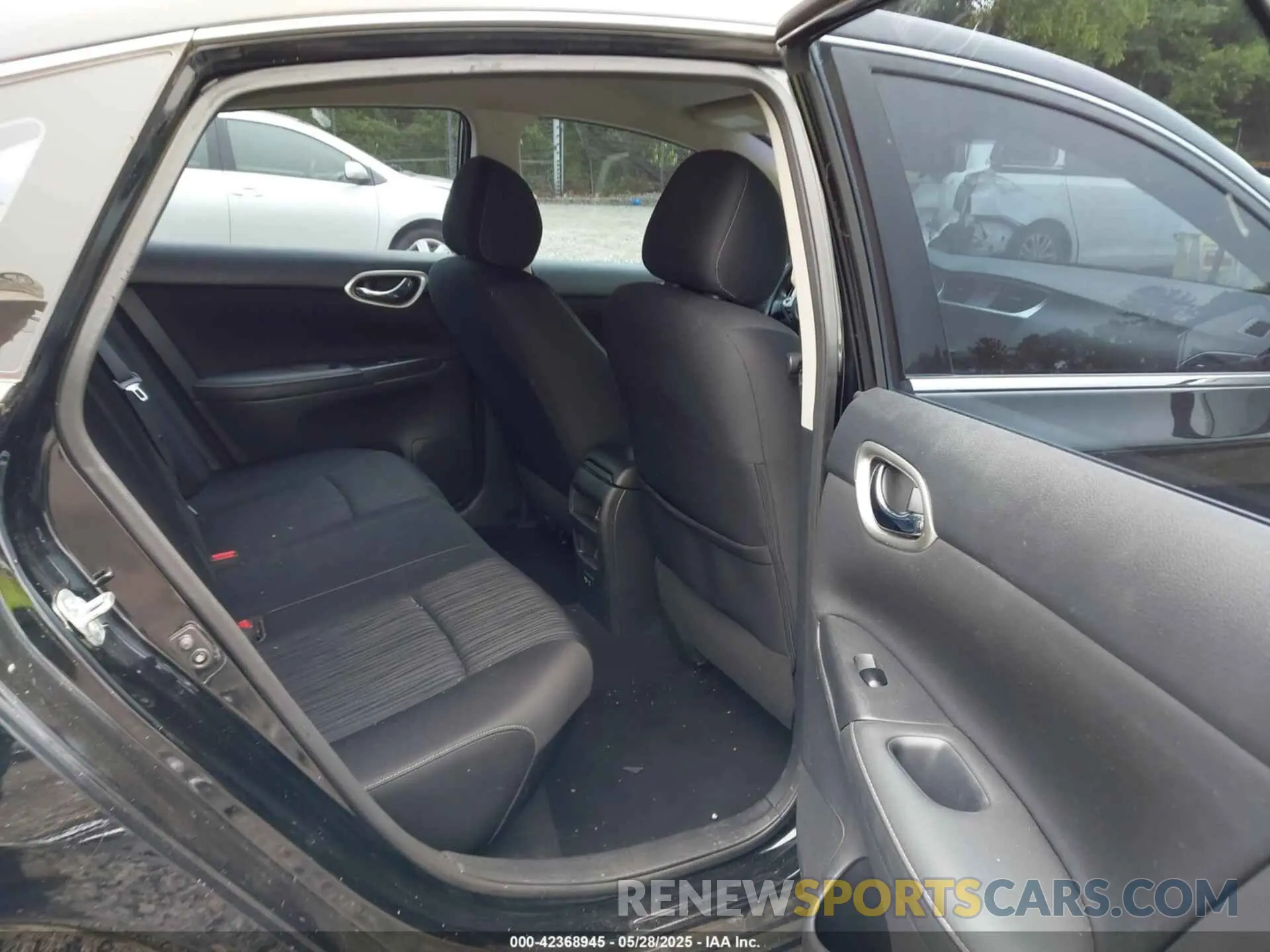 8 Фотография поврежденного автомобиля 3N1AB7AP2KL611613 NISSAN SENTRA 2019