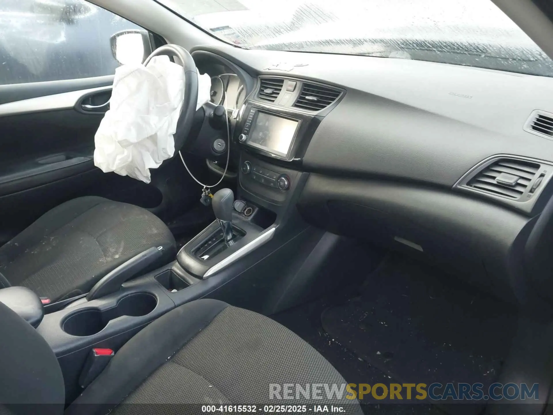 5 Photograph of a damaged car 3N1AB7AP2KY204765 NISSAN SENTRA 2019