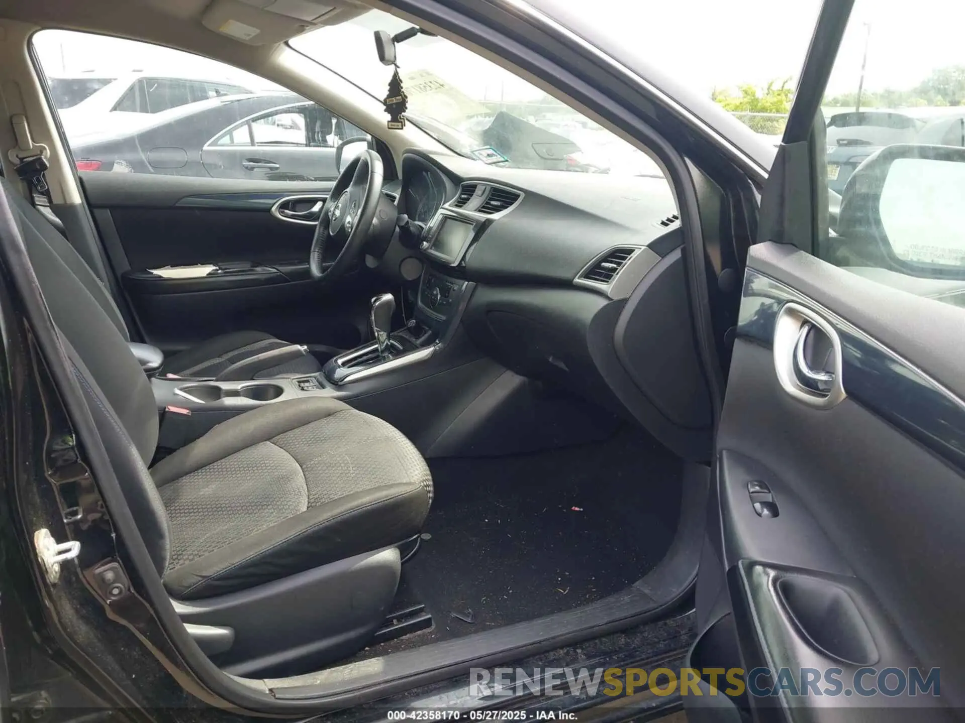 5 Photograph of a damaged car 3N1AB7AP2KY211327 NISSAN SENTRA 2019