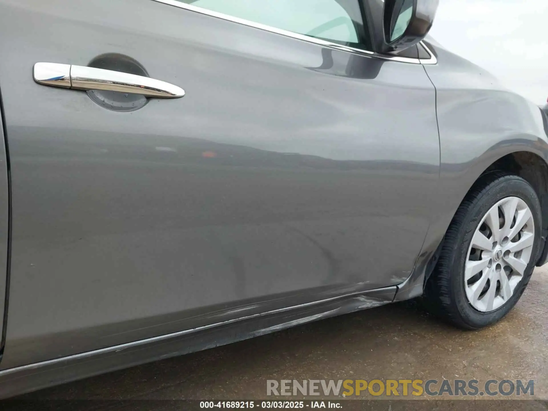 19 Photograph of a damaged car 3N1AB7AP2KY302551 NISSAN SENTRA 2019