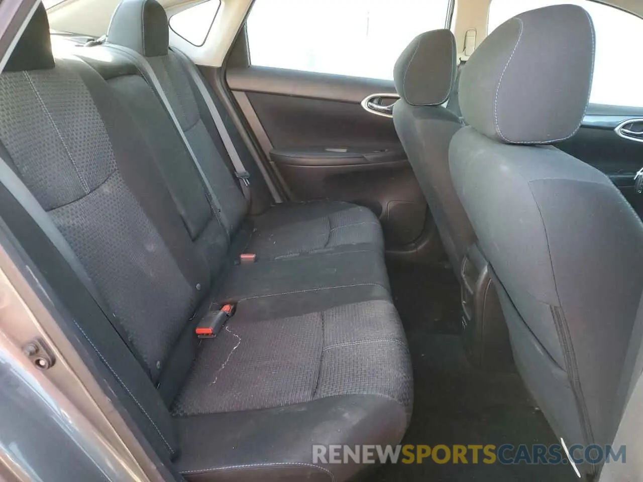 10 Photograph of a damaged car 3N1AB7AP2KY321360 NISSAN SENTRA 2019