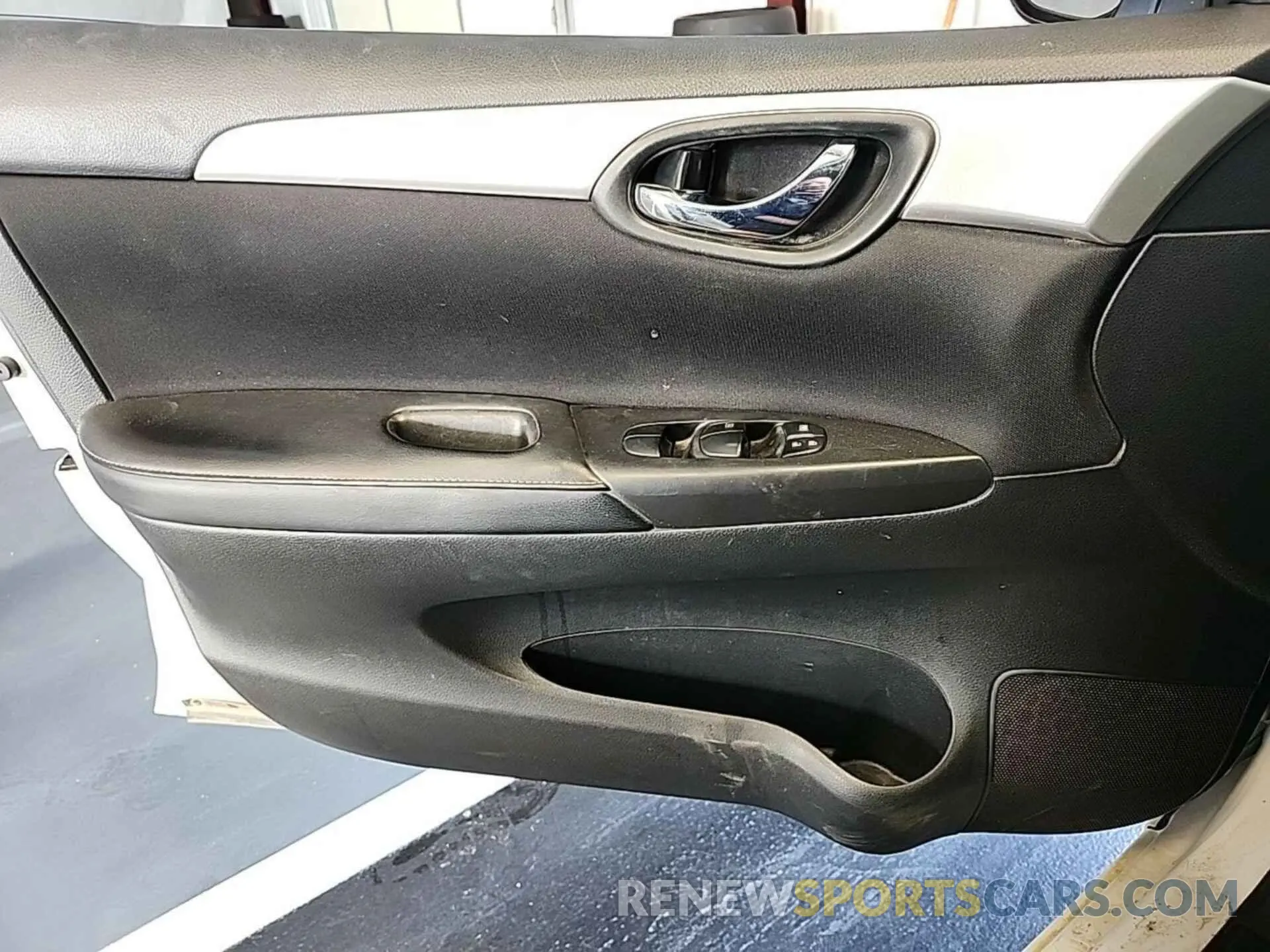 2 Фотография поврежденного автомобиля 3N1AB7AP2KY325098 NISSAN SENTRA 2019