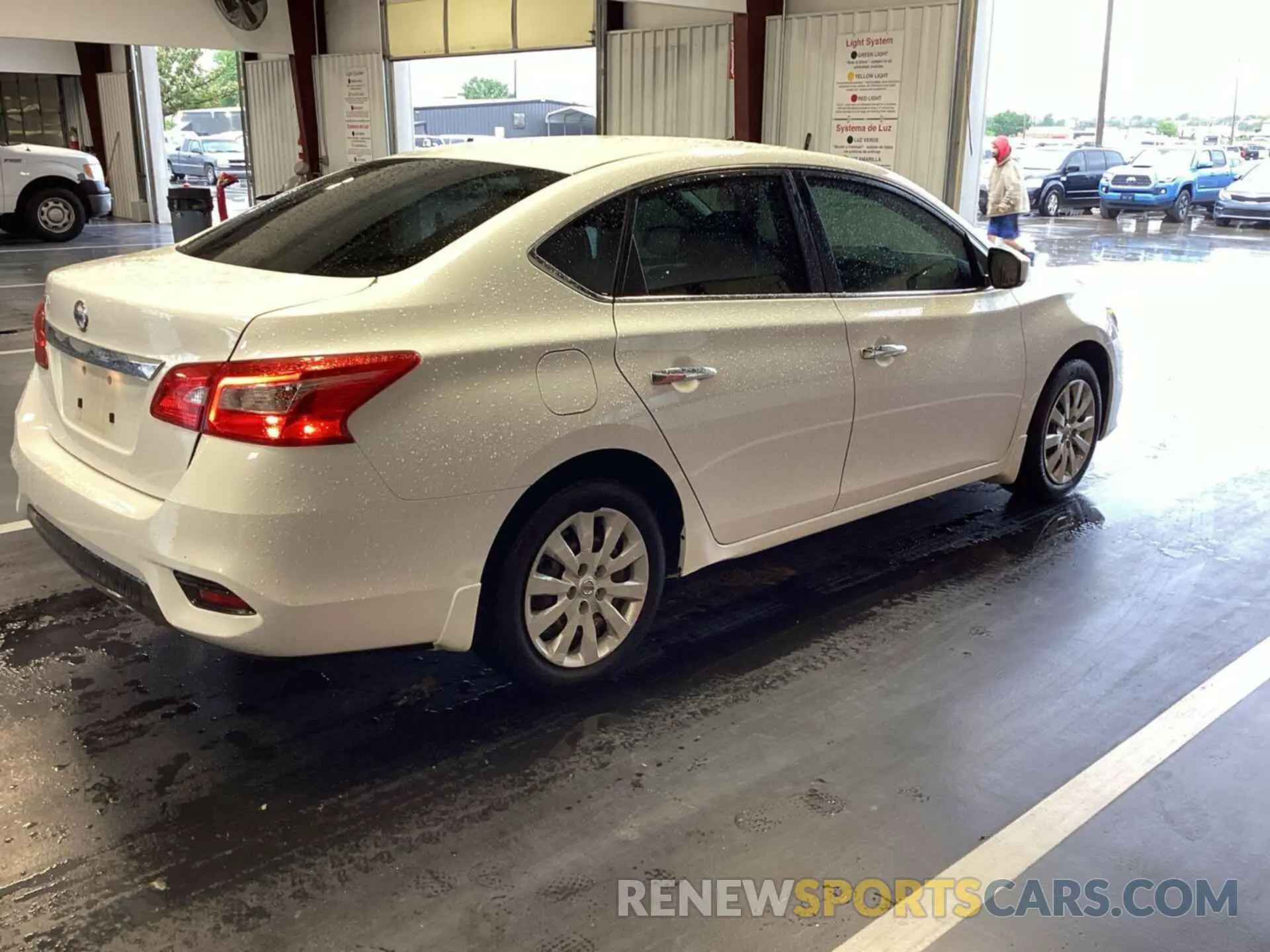 8 Фотография поврежденного автомобиля 3N1AB7AP2KY325098 NISSAN SENTRA 2019