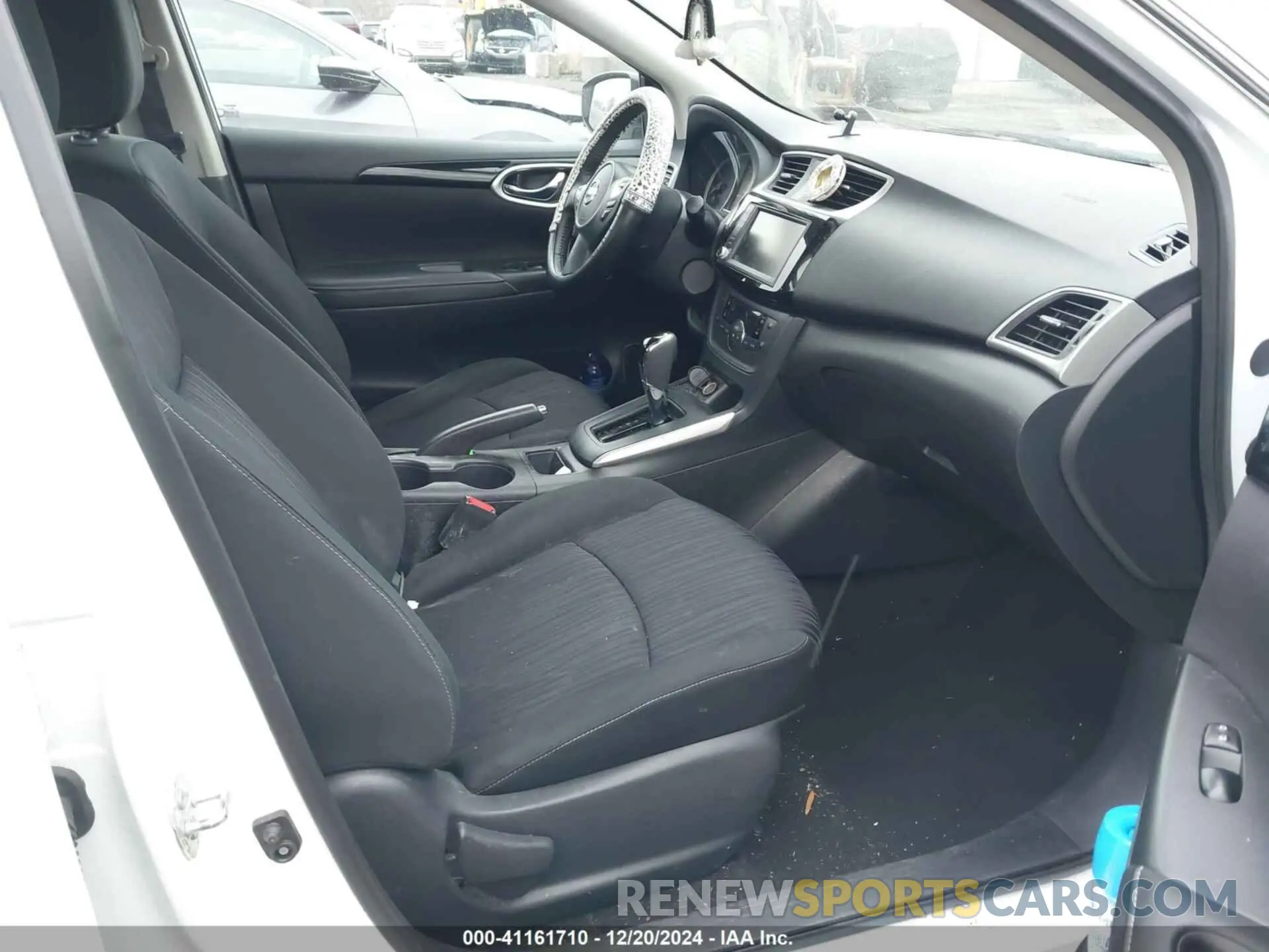 5 Photograph of a damaged car 3N1AB7AP2KY404514 NISSAN SENTRA 2019