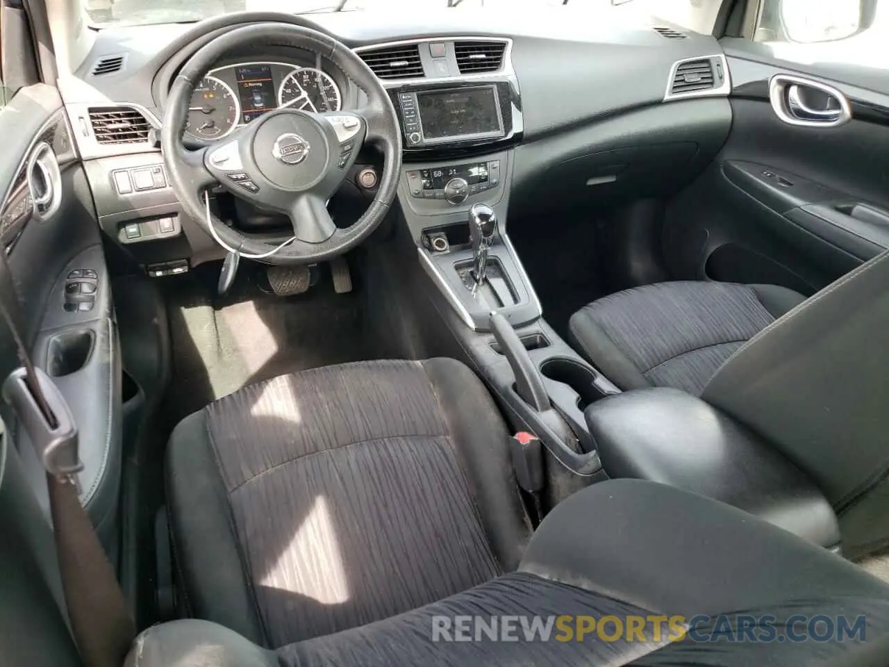 8 Фотография поврежденного автомобиля 3N1AB7AP2KY450330 NISSAN SENTRA 2019