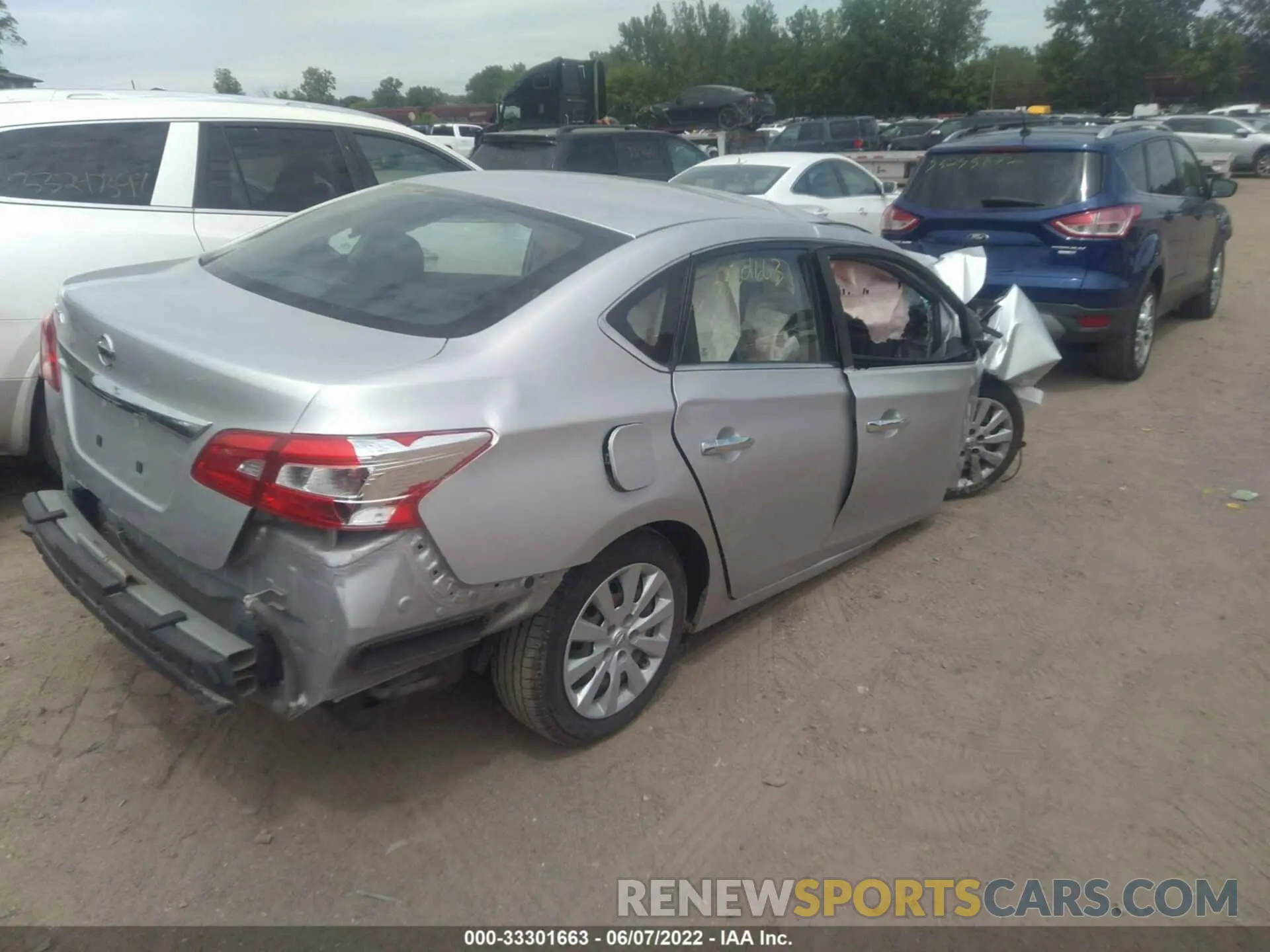 4 Фотография поврежденного автомобиля 3N1AB7AP3KY222000 NISSAN SENTRA 2019