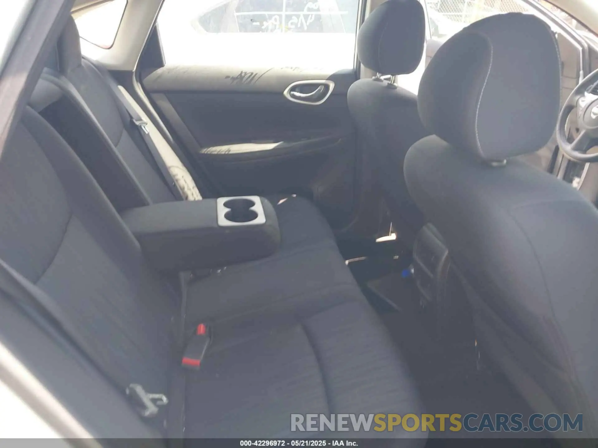 8 Фотография поврежденного автомобиля 3N1AB7AP3KY257037 NISSAN SENTRA 2019