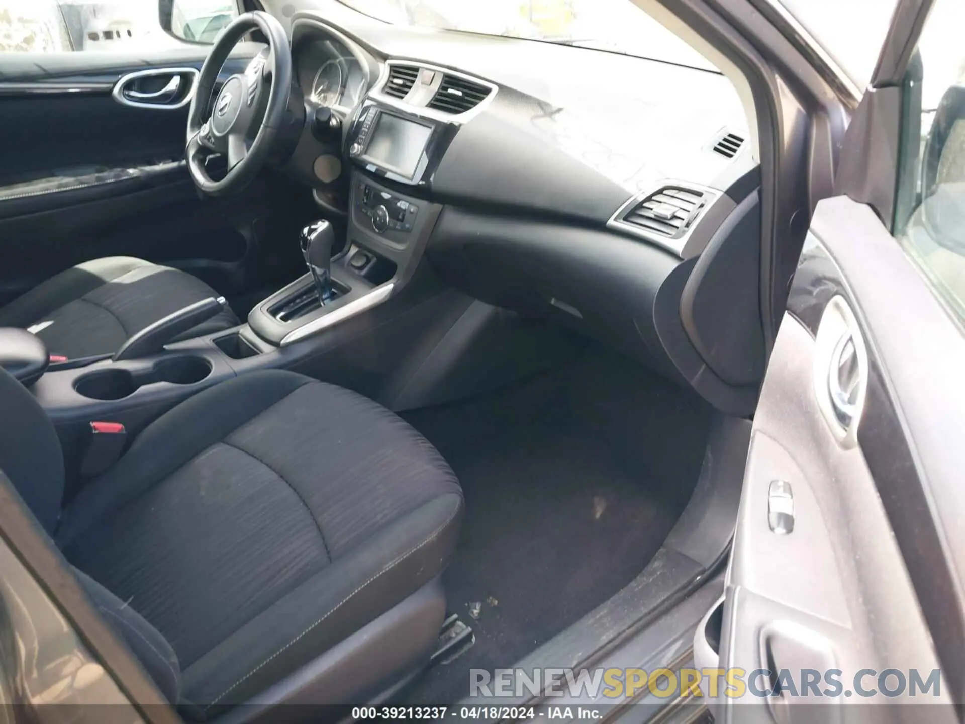 5 Фотография поврежденного автомобиля 3N1AB7AP3KY293231 NISSAN SENTRA 2019
