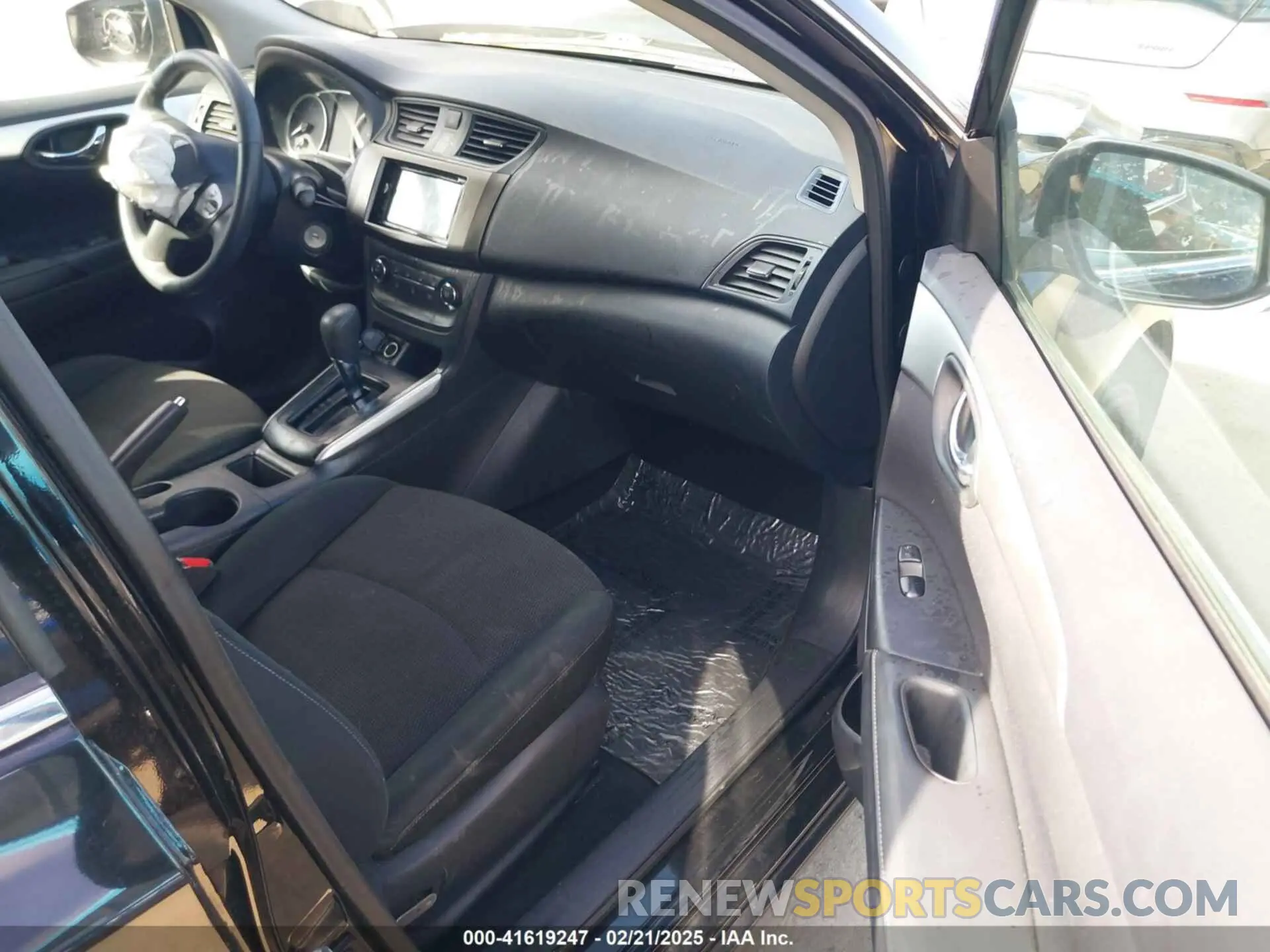 5 Фотография поврежденного автомобиля 3N1AB7AP3KY301246 NISSAN SENTRA 2019