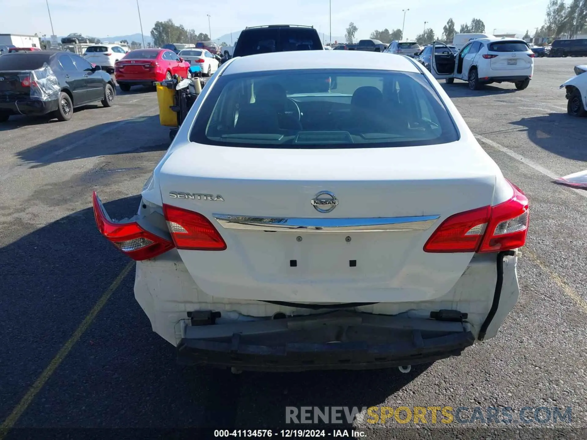 17 Фотография поврежденного автомобиля 3N1AB7AP3KY362774 NISSAN SENTRA 2019