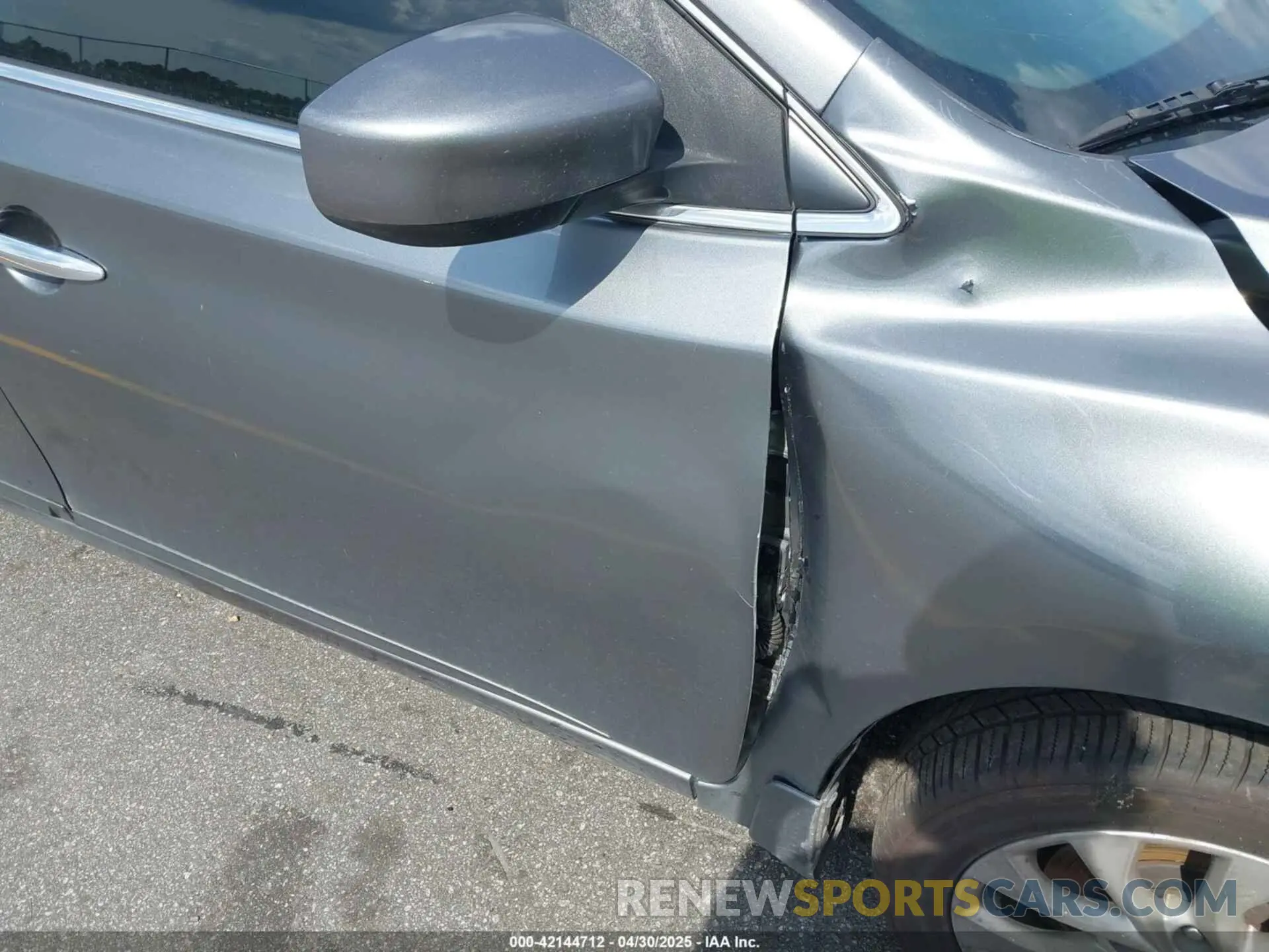 18 Photograph of a damaged car 3N1AB7AP3KY373645 NISSAN SENTRA 2019